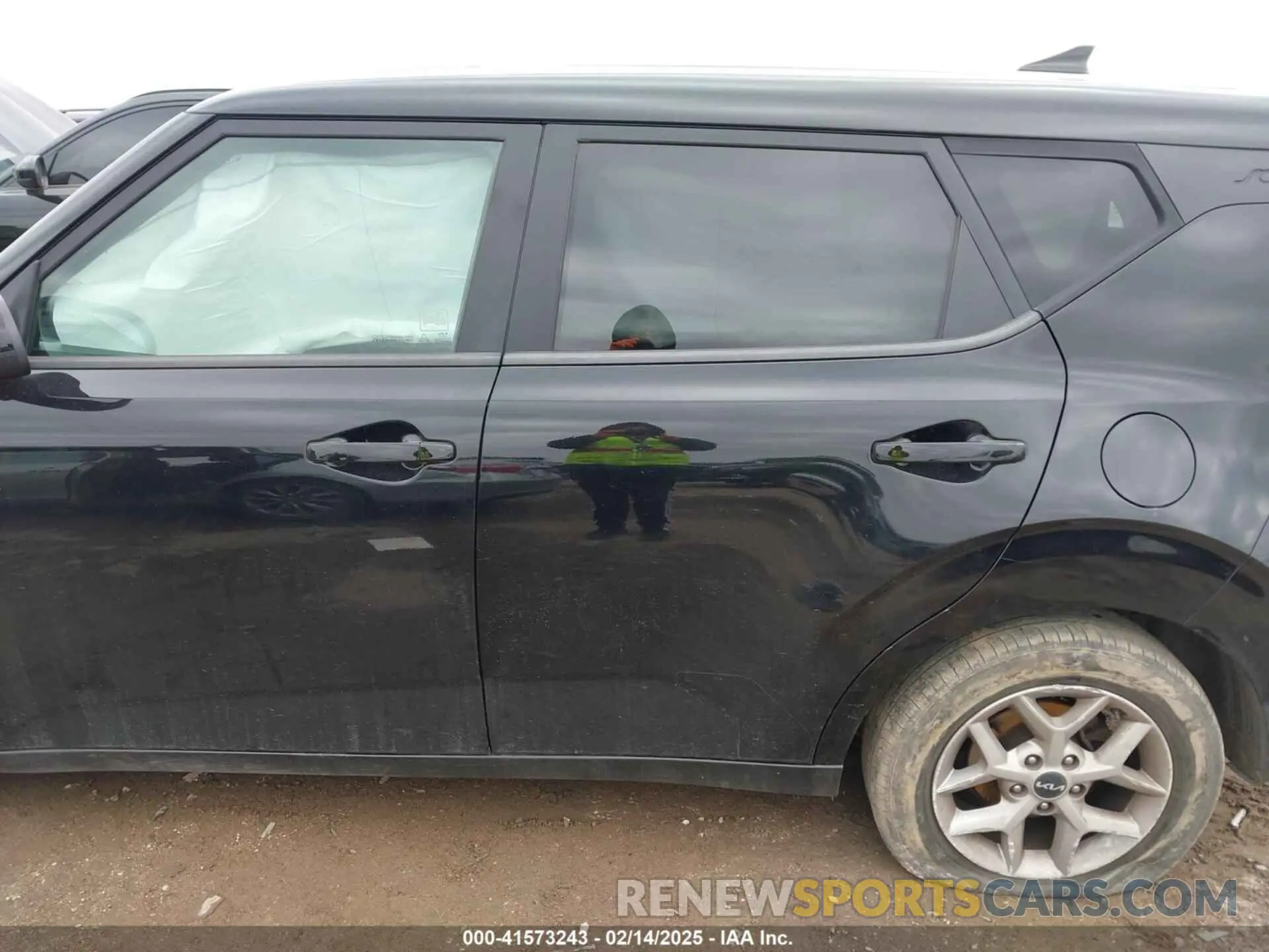 14 Photograph of a damaged car KNDJ23AU1N7162963 KIA SOUL 2022