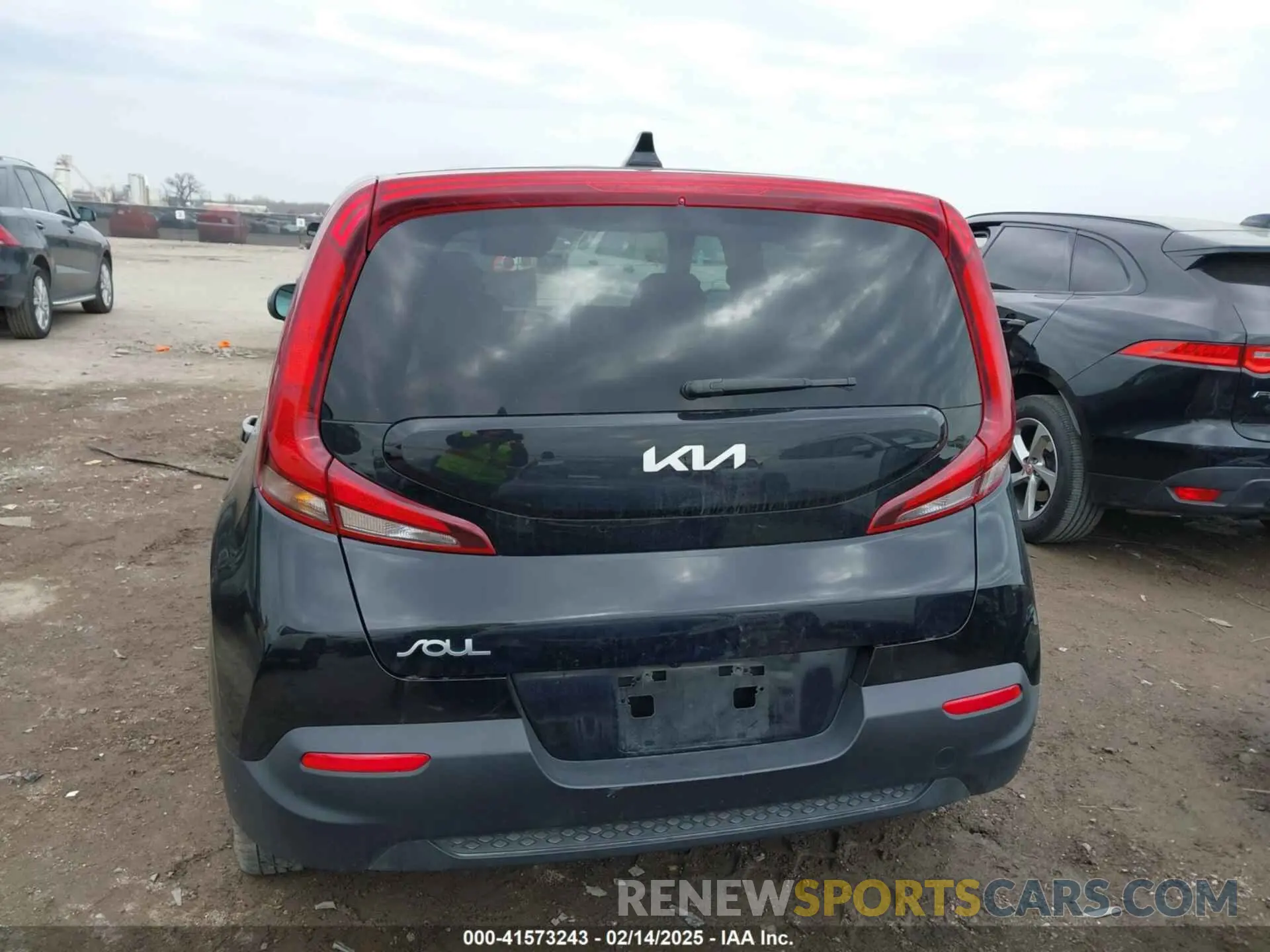 16 Photograph of a damaged car KNDJ23AU1N7162963 KIA SOUL 2022