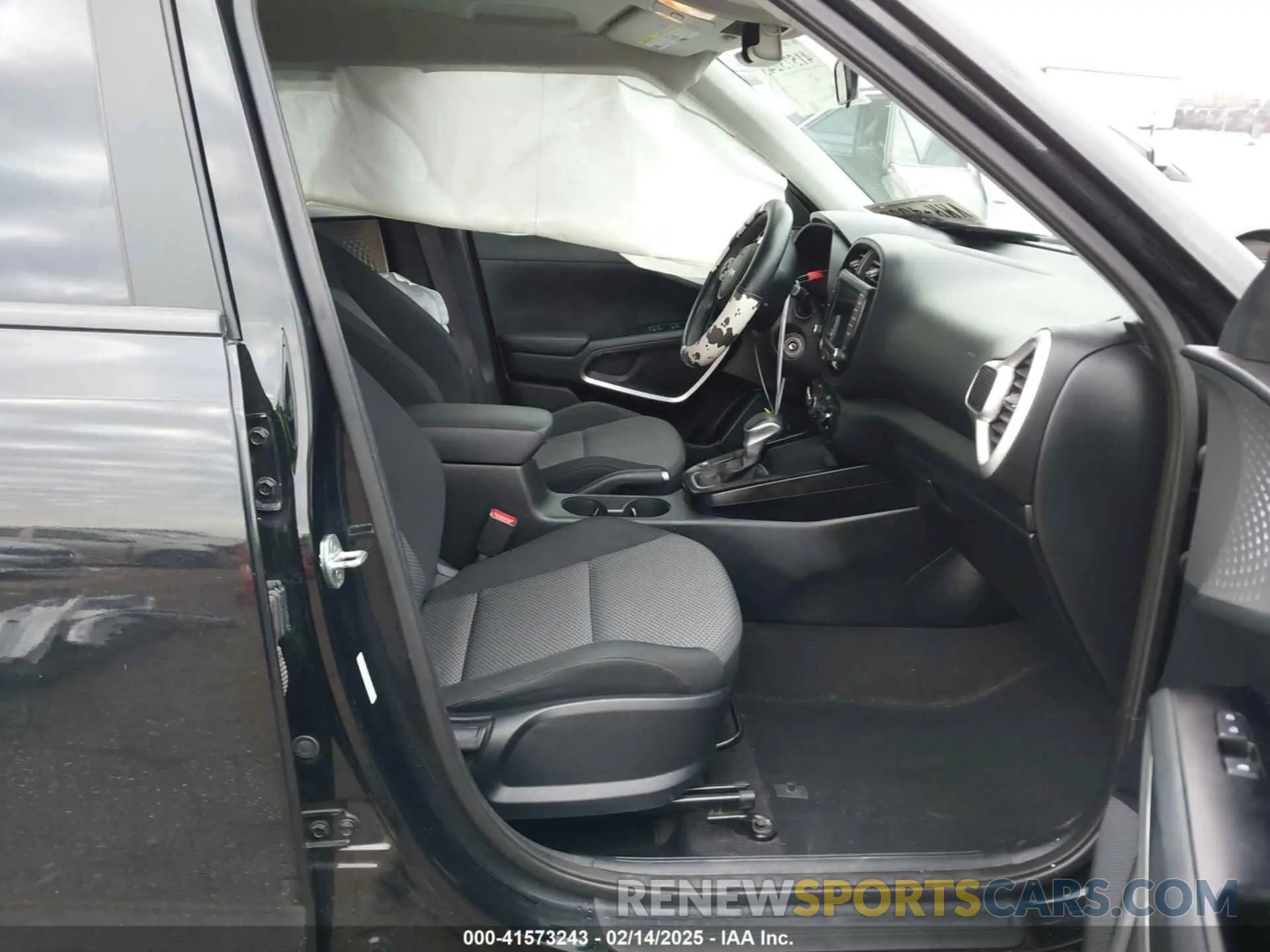 5 Photograph of a damaged car KNDJ23AU1N7162963 KIA SOUL 2022