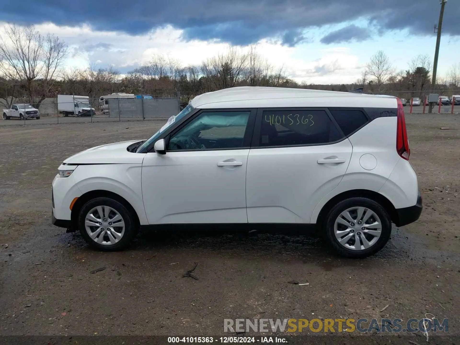 15 Photograph of a damaged car KNDJ23AU1N7173784 KIA SOUL 2022