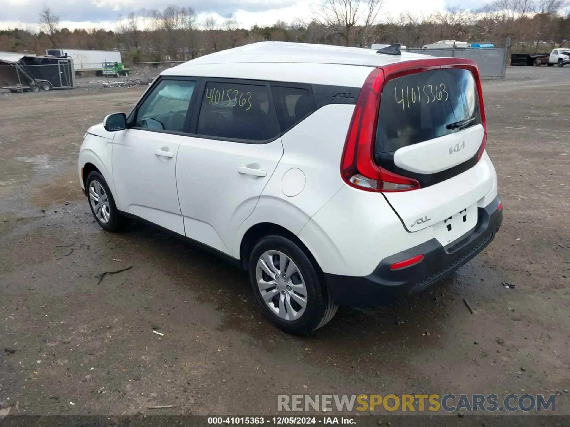 3 Photograph of a damaged car KNDJ23AU1N7173784 KIA SOUL 2022