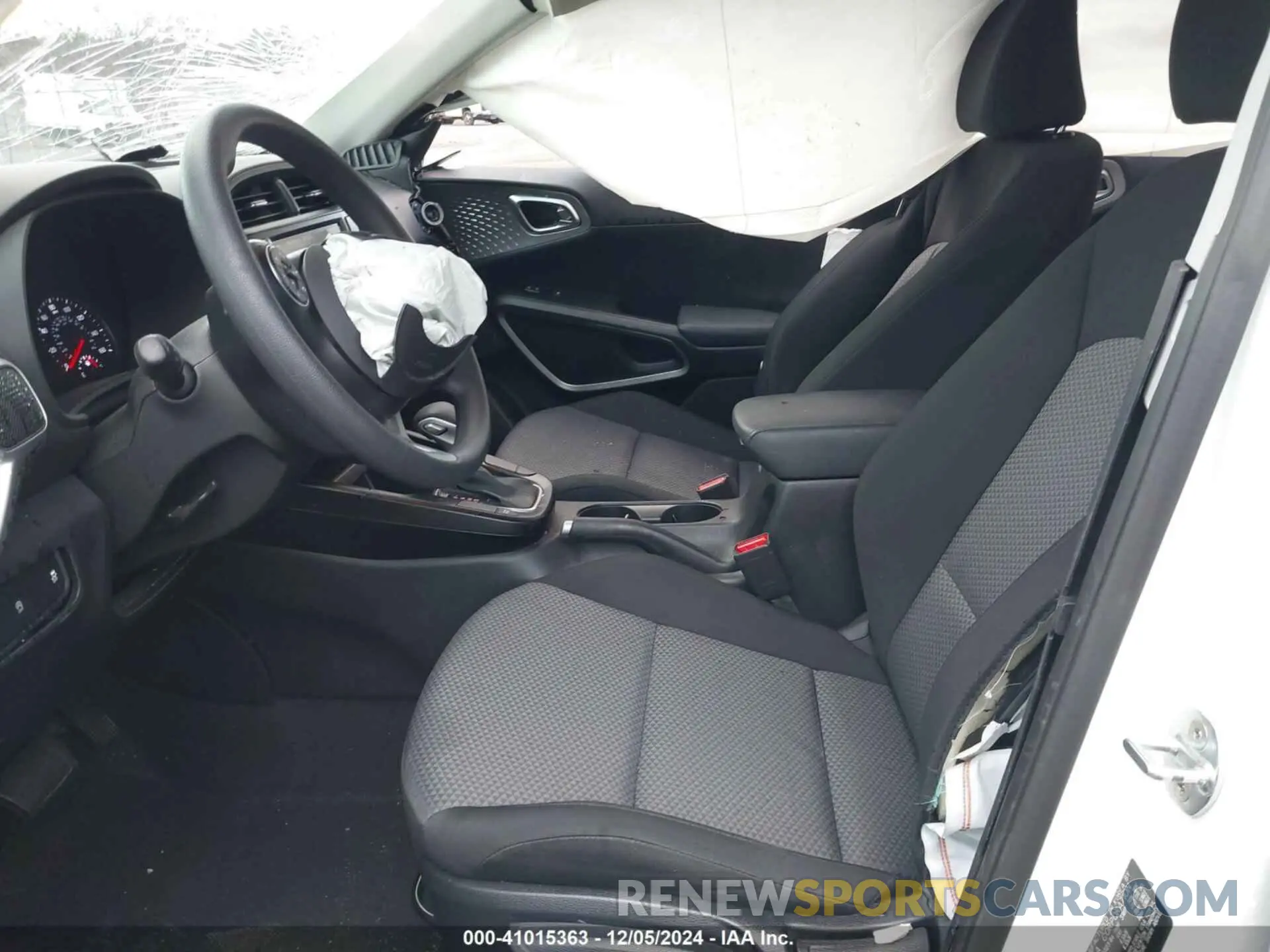 5 Photograph of a damaged car KNDJ23AU1N7173784 KIA SOUL 2022
