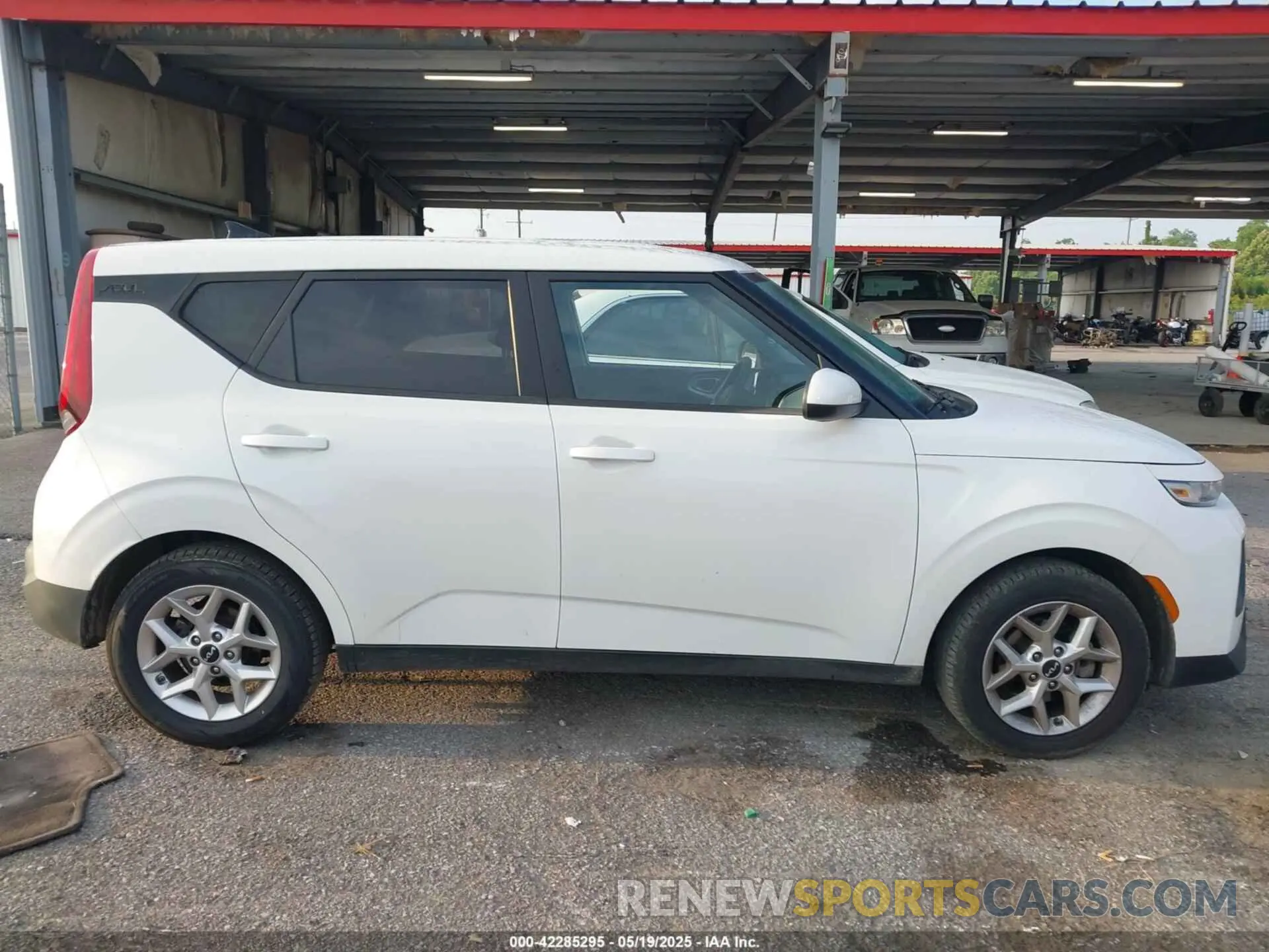 13 Photograph of a damaged car KNDJ23AU1N7178001 KIA SOUL 2022