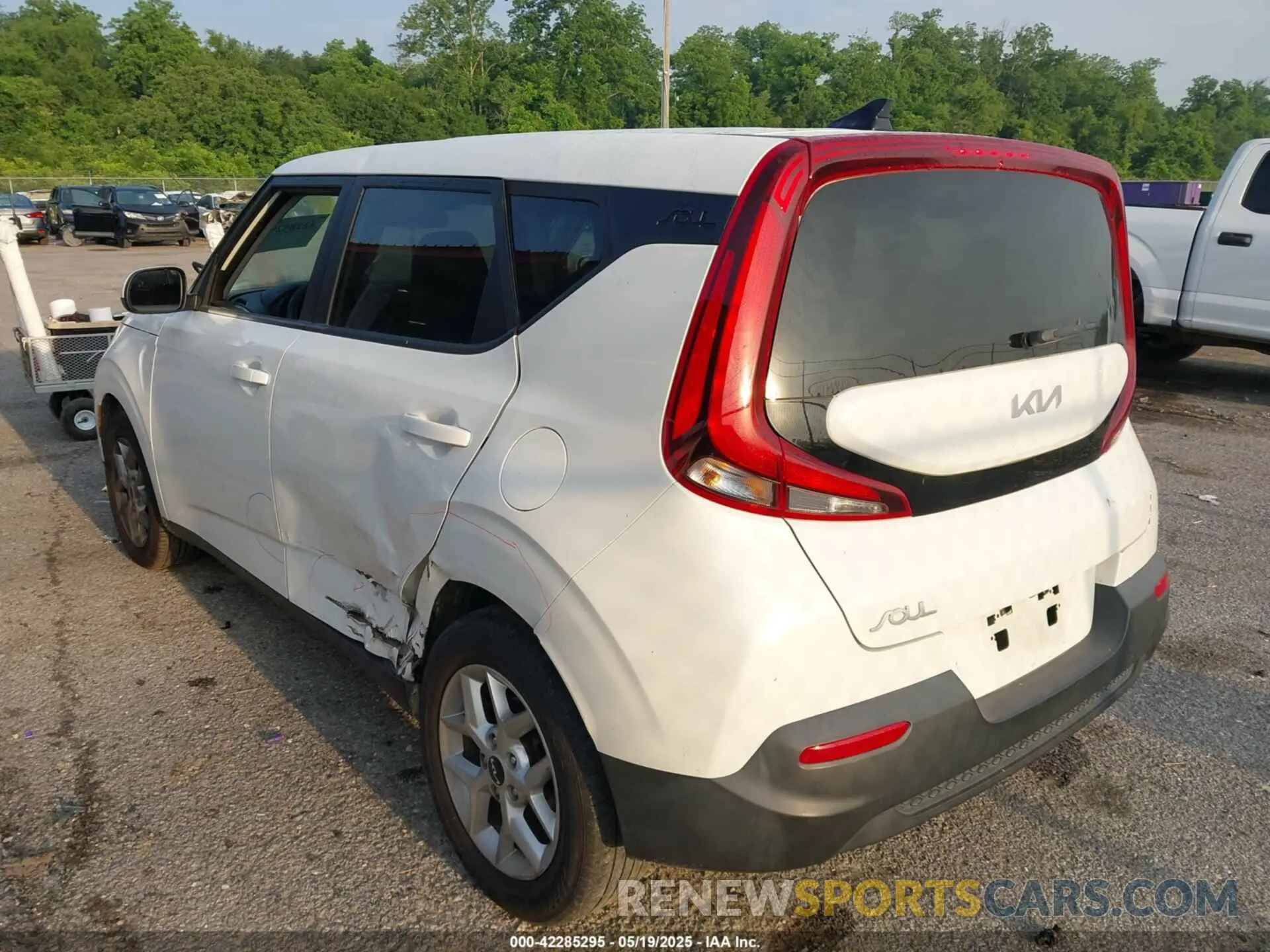 3 Photograph of a damaged car KNDJ23AU1N7178001 KIA SOUL 2022