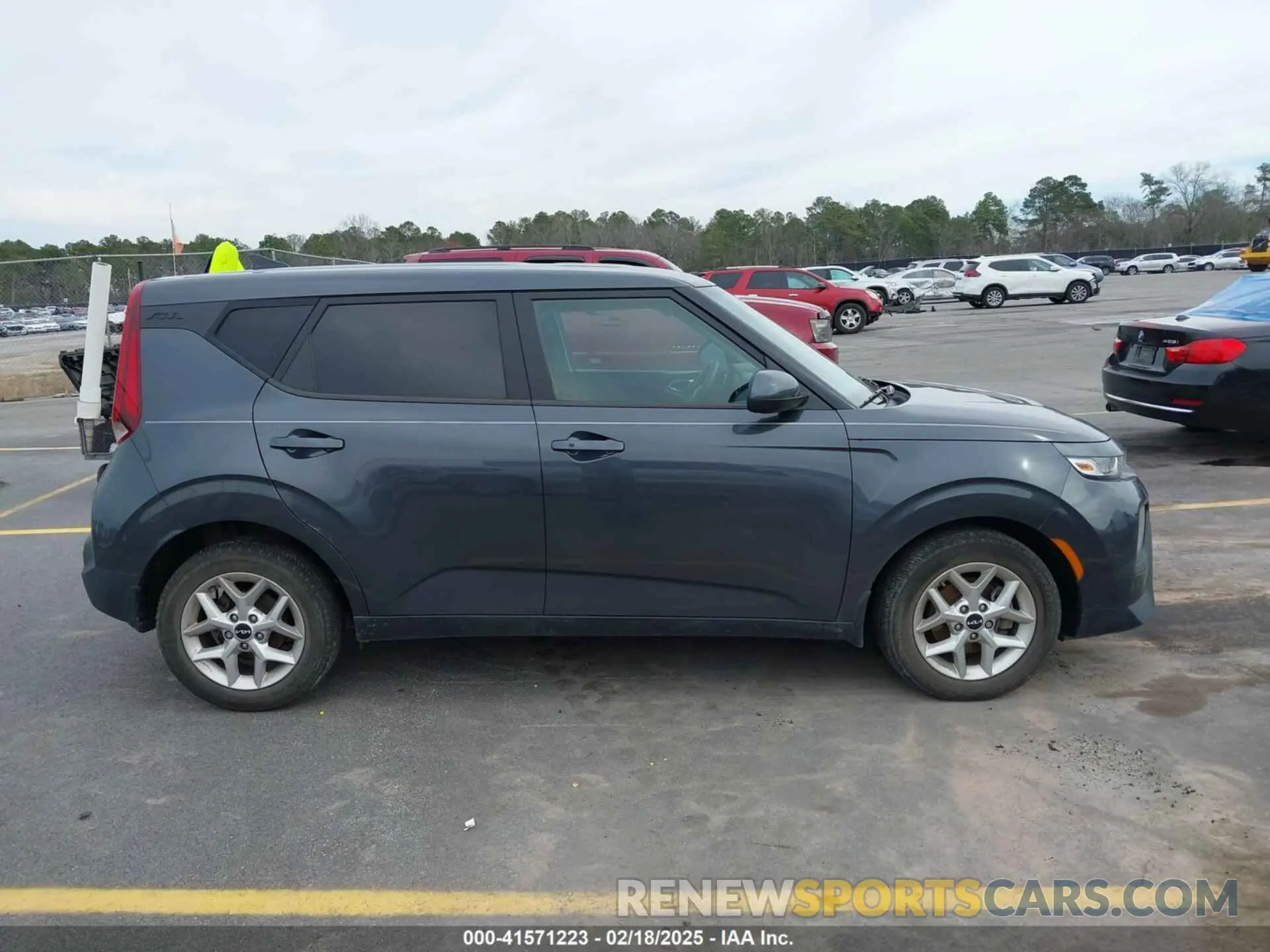 13 Photograph of a damaged car KNDJ23AU1N7802640 KIA SOUL 2022