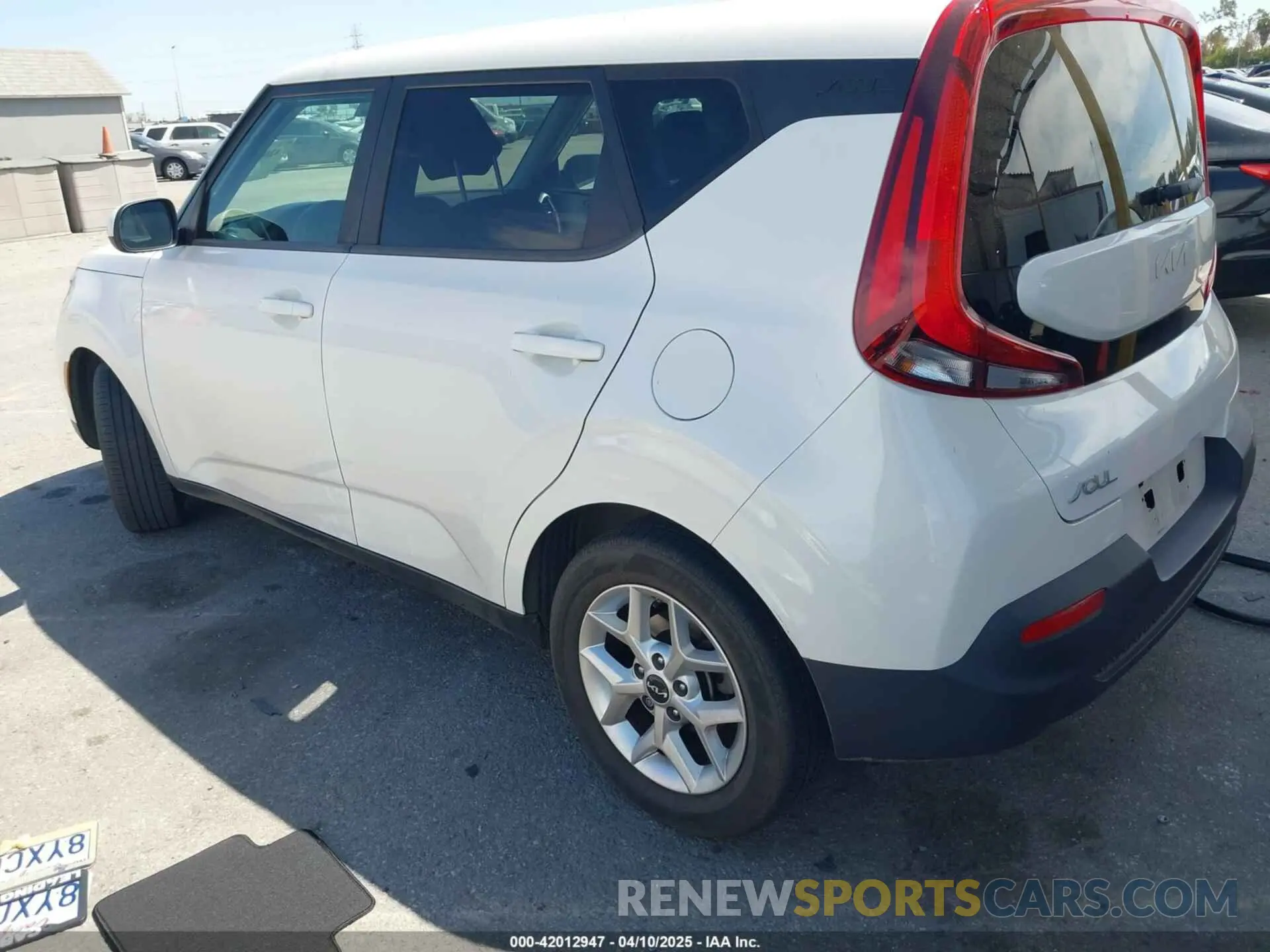 3 Photograph of a damaged car KNDJ23AU2N7168061 KIA SOUL 2022