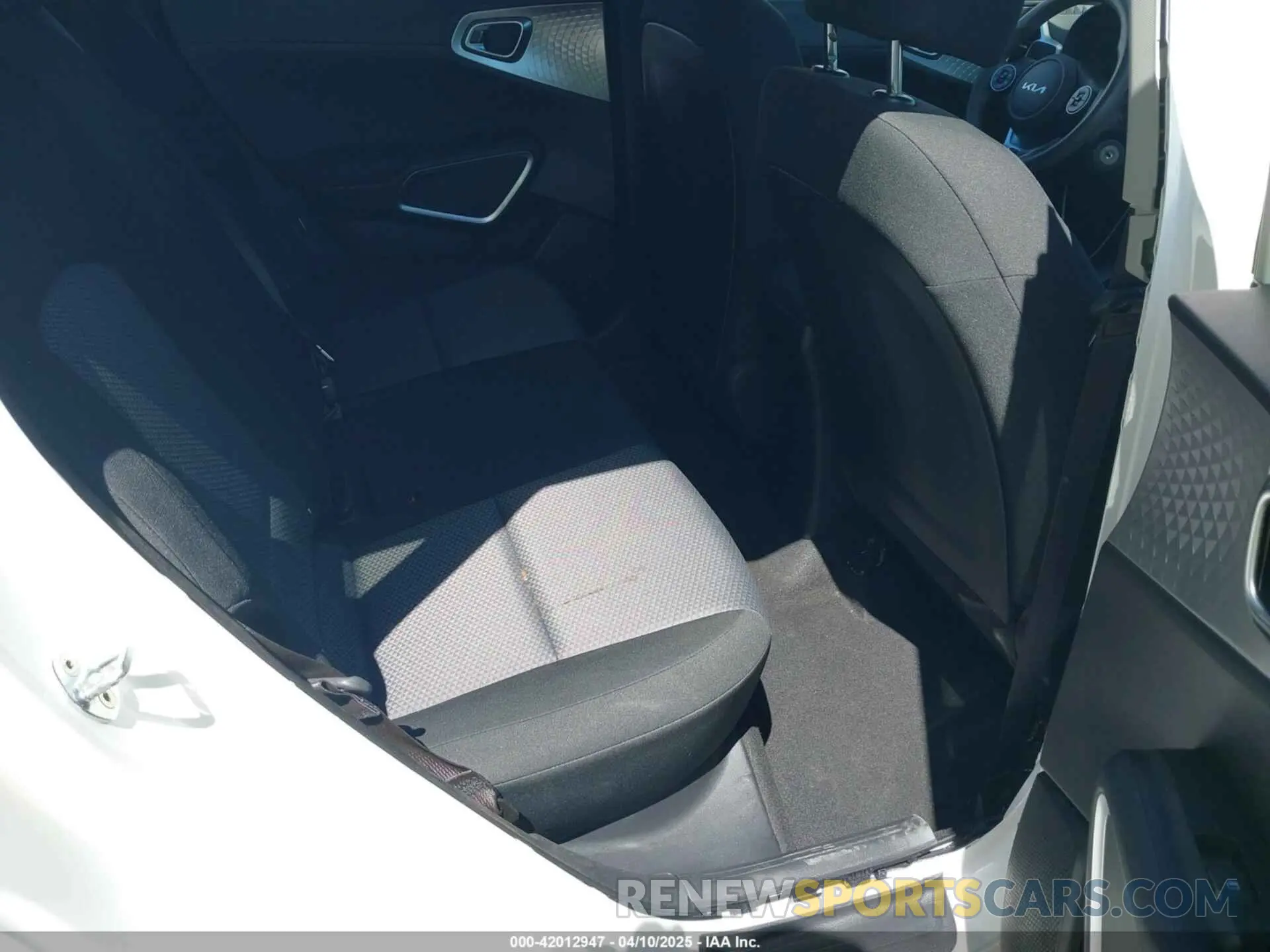 8 Photograph of a damaged car KNDJ23AU2N7168061 KIA SOUL 2022