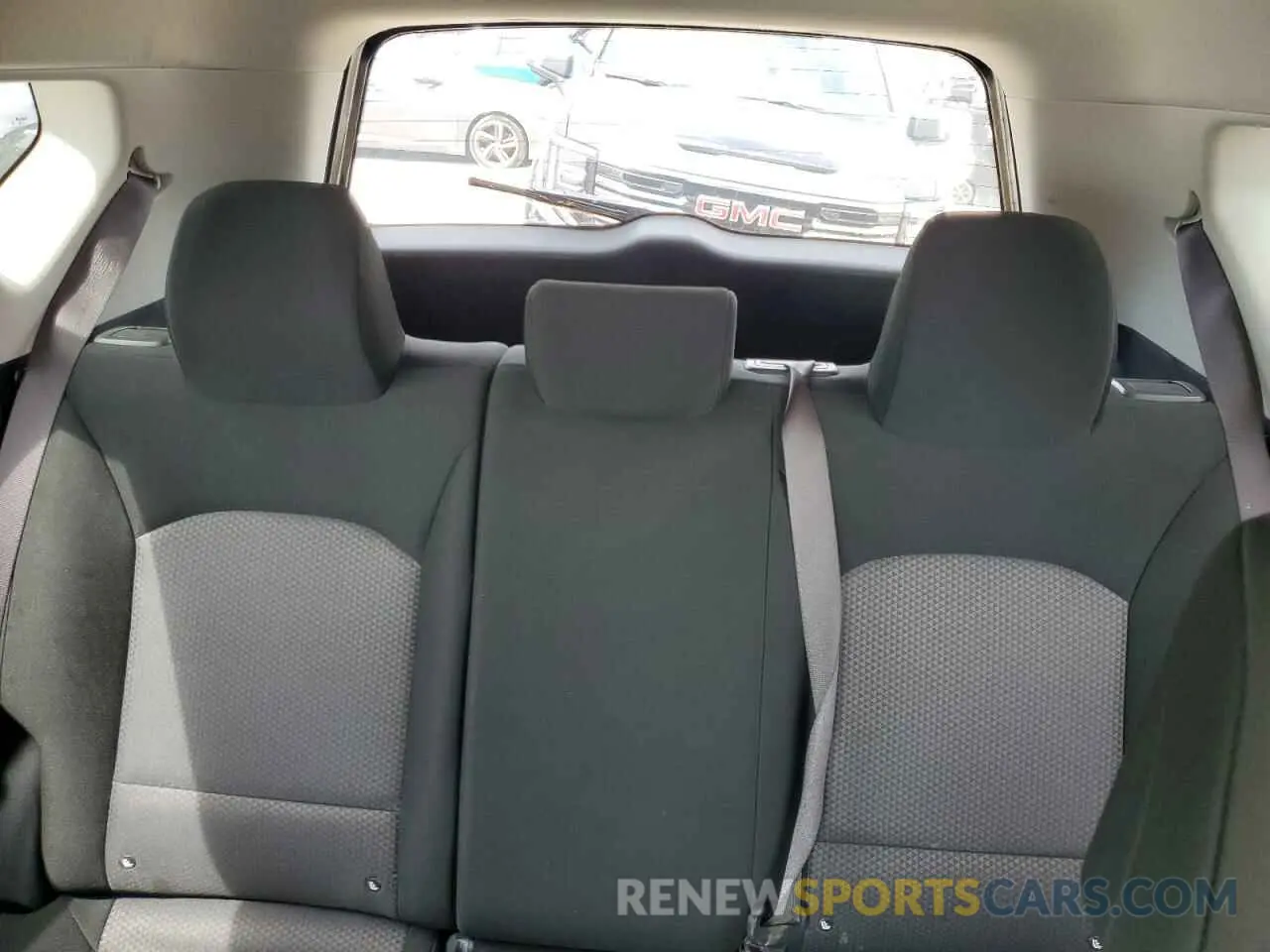 10 Photograph of a damaged car KNDJ23AU2N7800363 KIA SOUL 2022