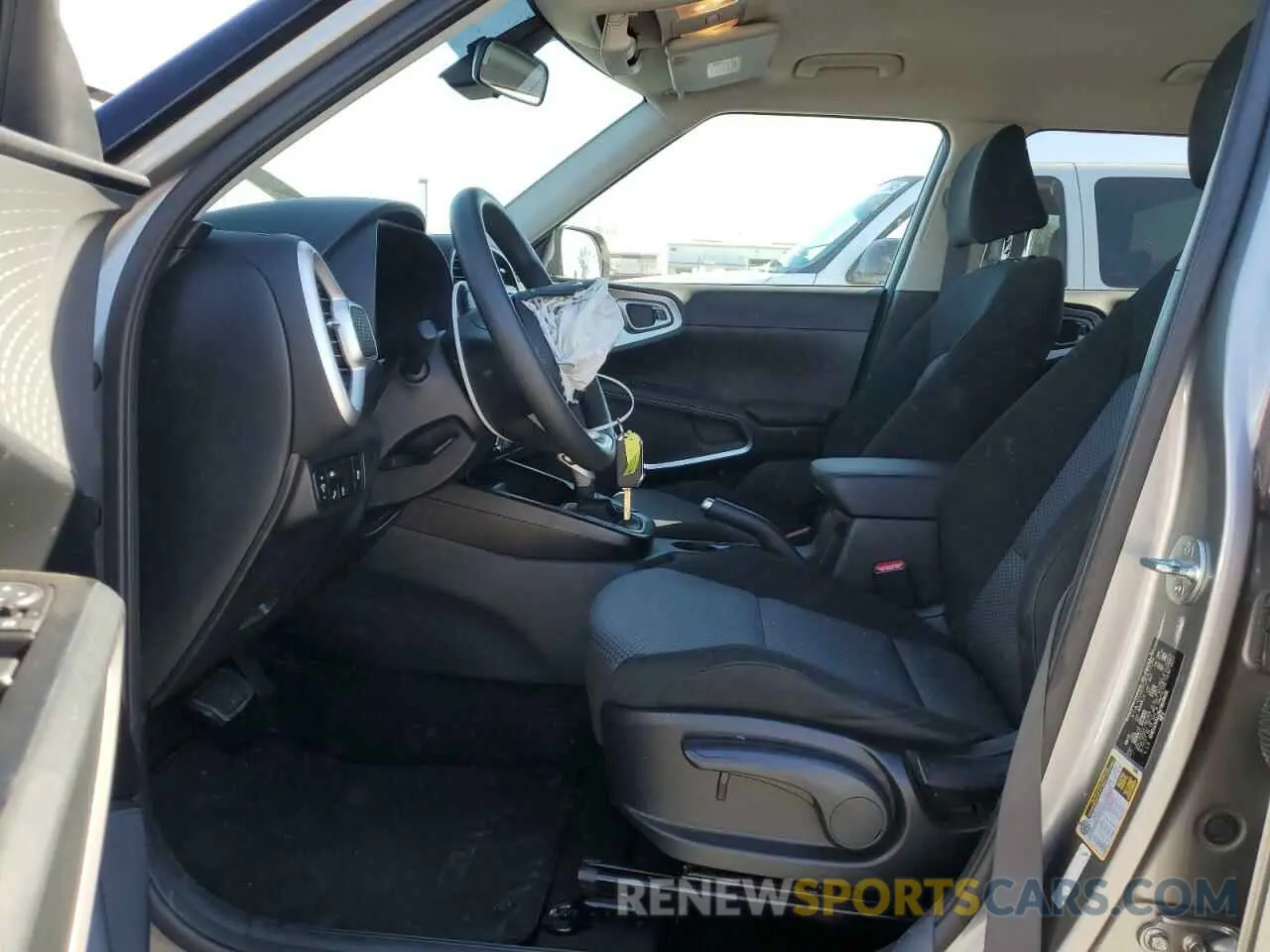 7 Photograph of a damaged car KNDJ23AU2N7809936 KIA SOUL 2022