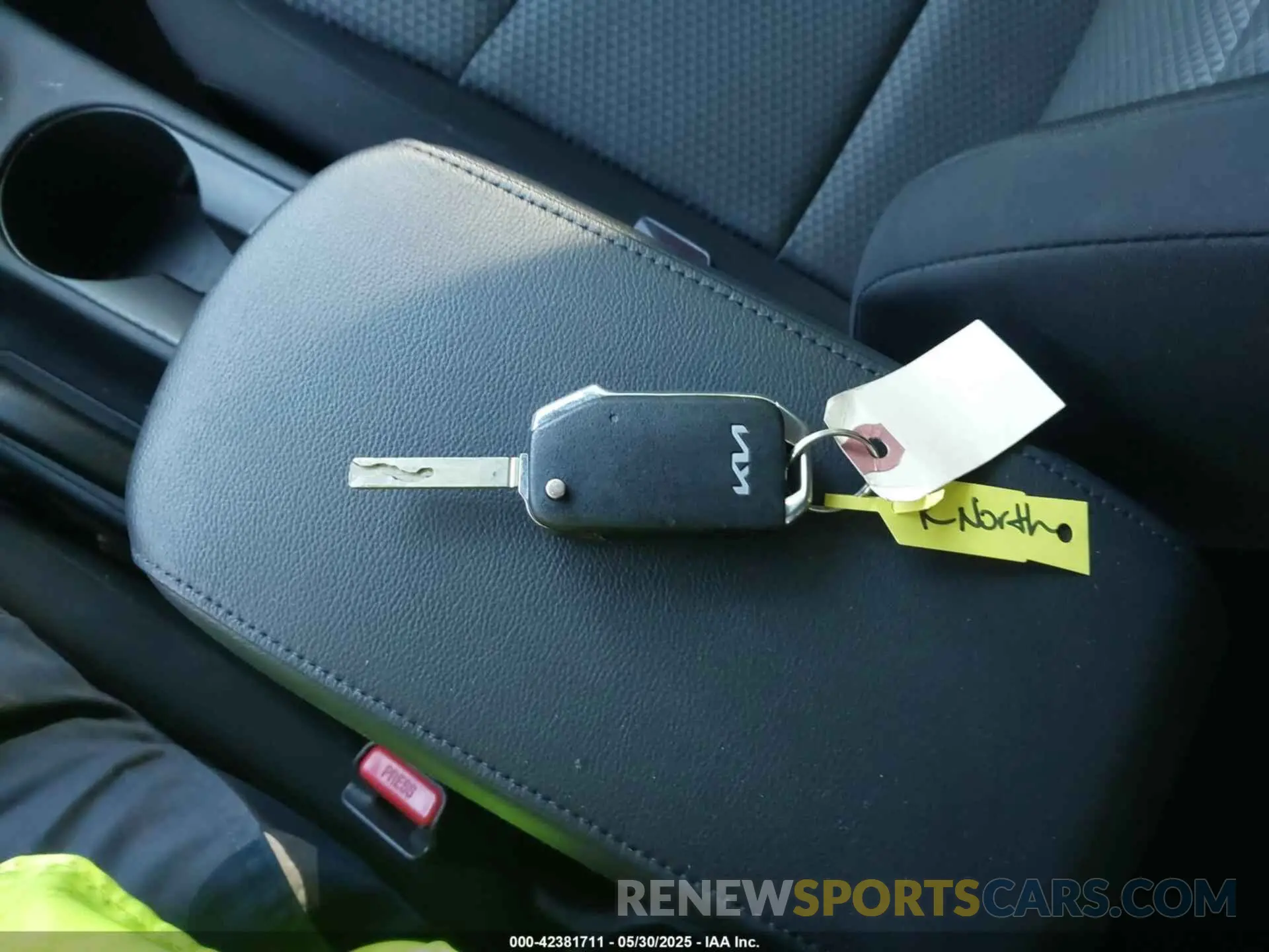11 Photograph of a damaged car KNDJ23AU2N7824999 KIA SOUL 2022