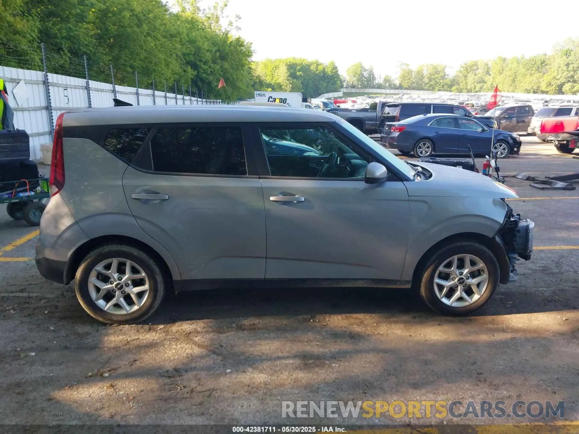 14 Photograph of a damaged car KNDJ23AU2N7824999 KIA SOUL 2022