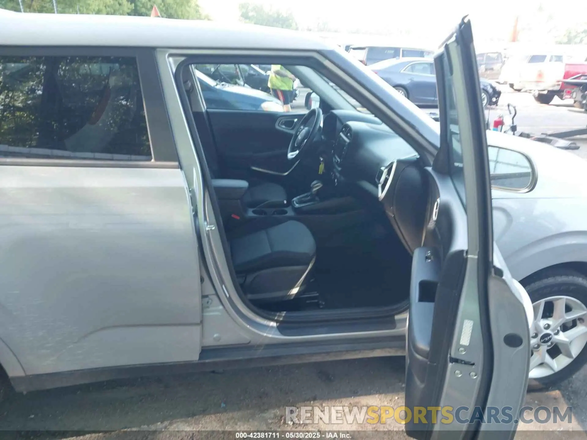 5 Photograph of a damaged car KNDJ23AU2N7824999 KIA SOUL 2022