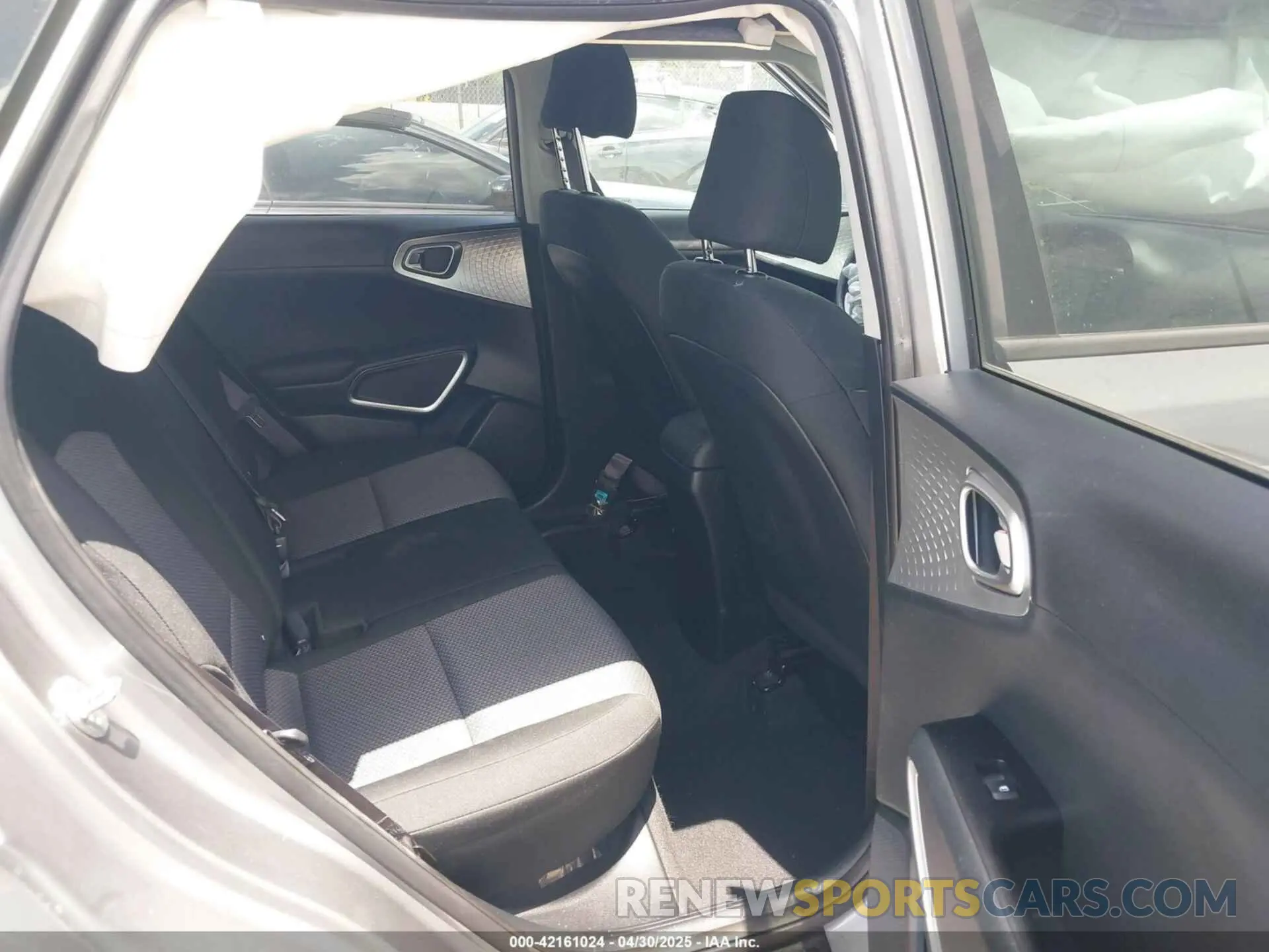 8 Photograph of a damaged car KNDJ23AU3N7801330 KIA SOUL 2022