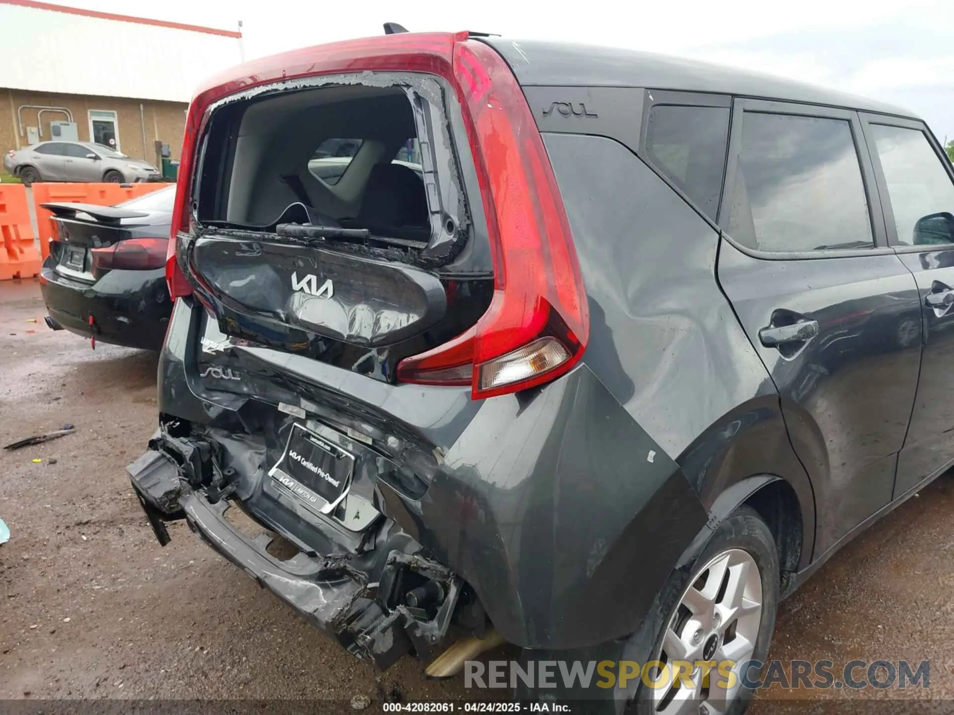 6 Photograph of a damaged car KNDJ23AU3N7810674 KIA SOUL 2022