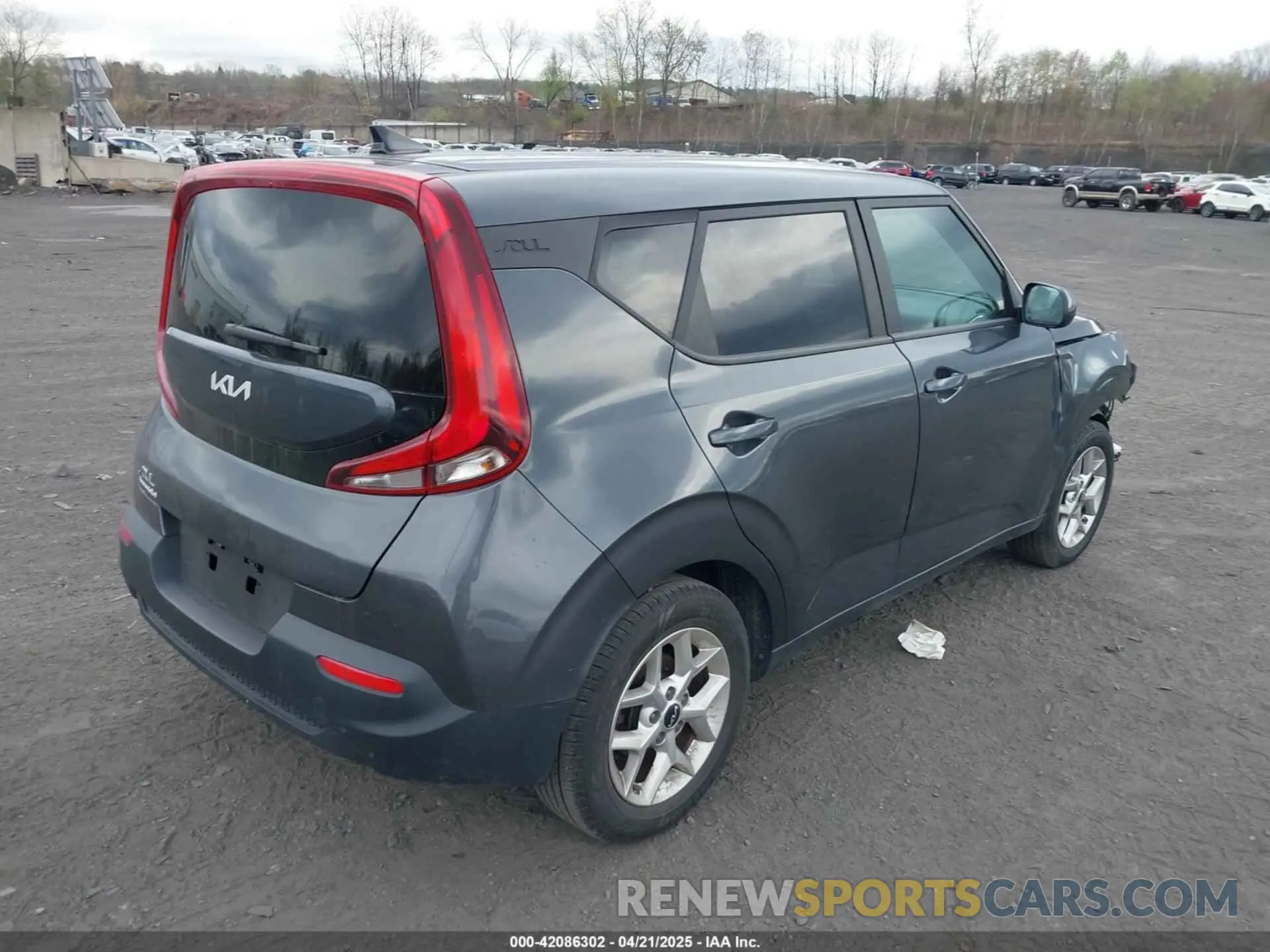 4 Photograph of a damaged car KNDJ23AU3N7828205 KIA SOUL 2022