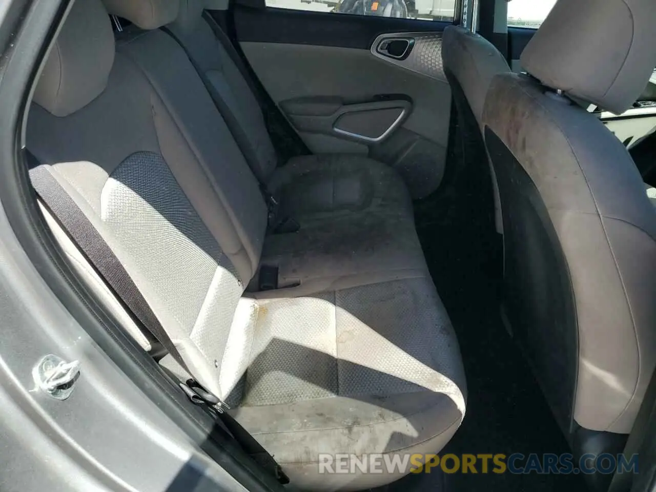 11 Photograph of a damaged car KNDJ23AU3N7836370 KIA SOUL 2022