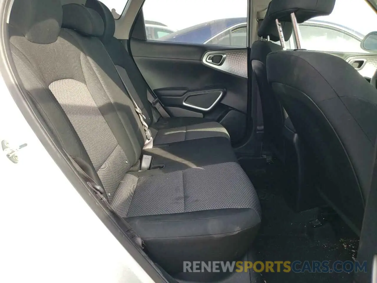 10 Photograph of a damaged car KNDJ23AU4N7156980 KIA SOUL 2022