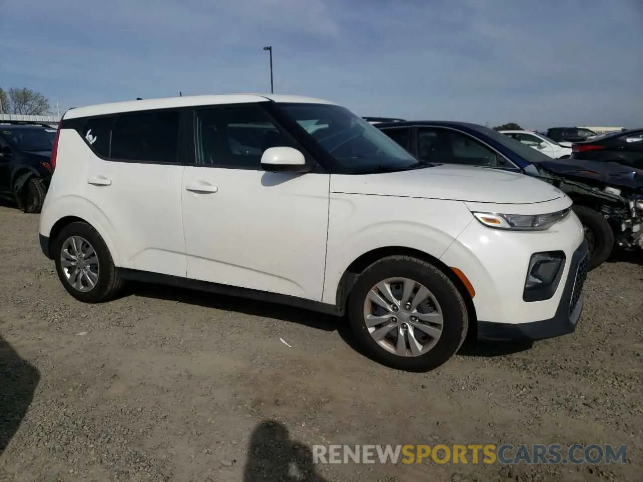 4 Photograph of a damaged car KNDJ23AU4N7156980 KIA SOUL 2022