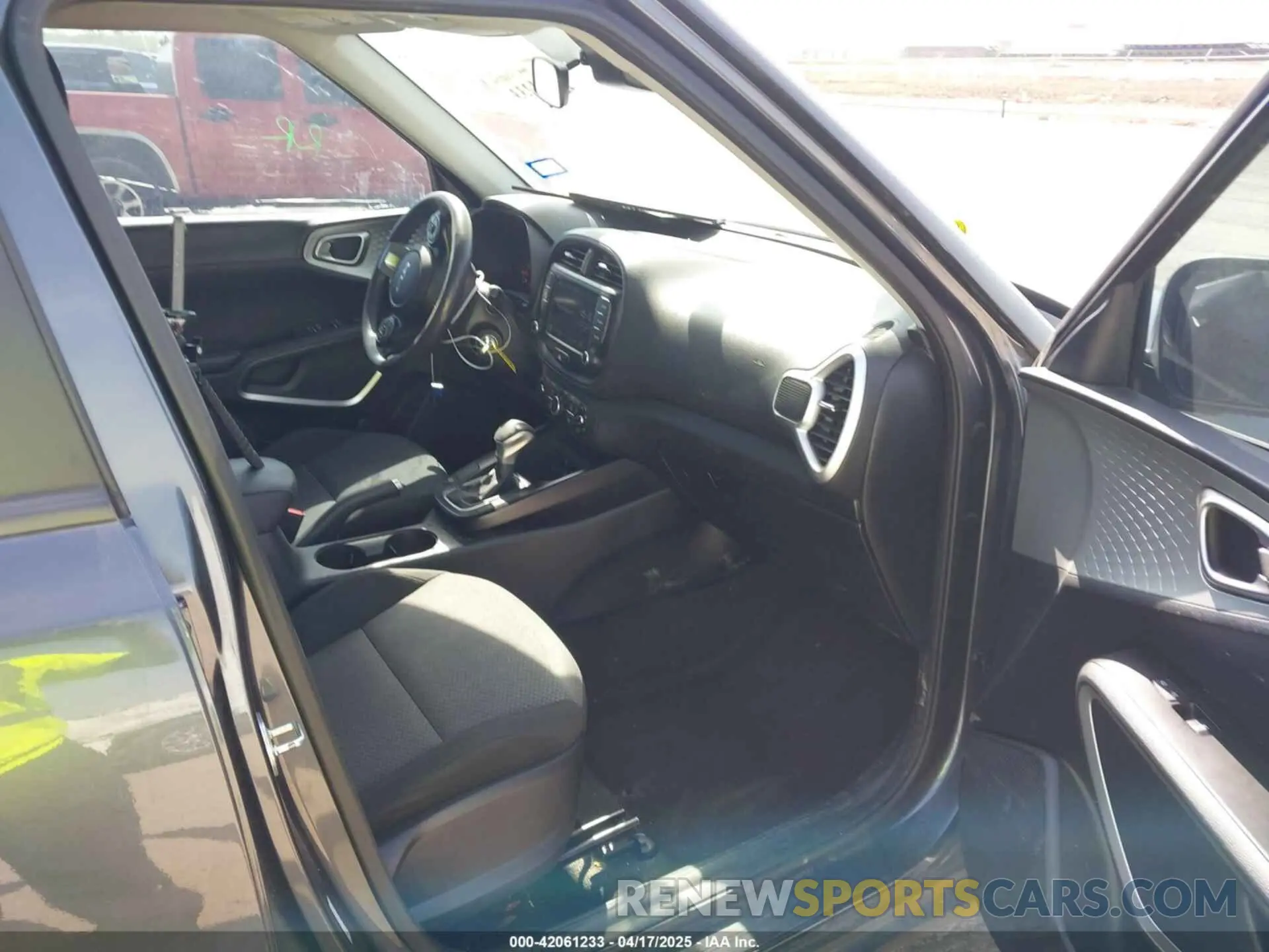 5 Photograph of a damaged car KNDJ23AU4N7808125 KIA SOUL 2022