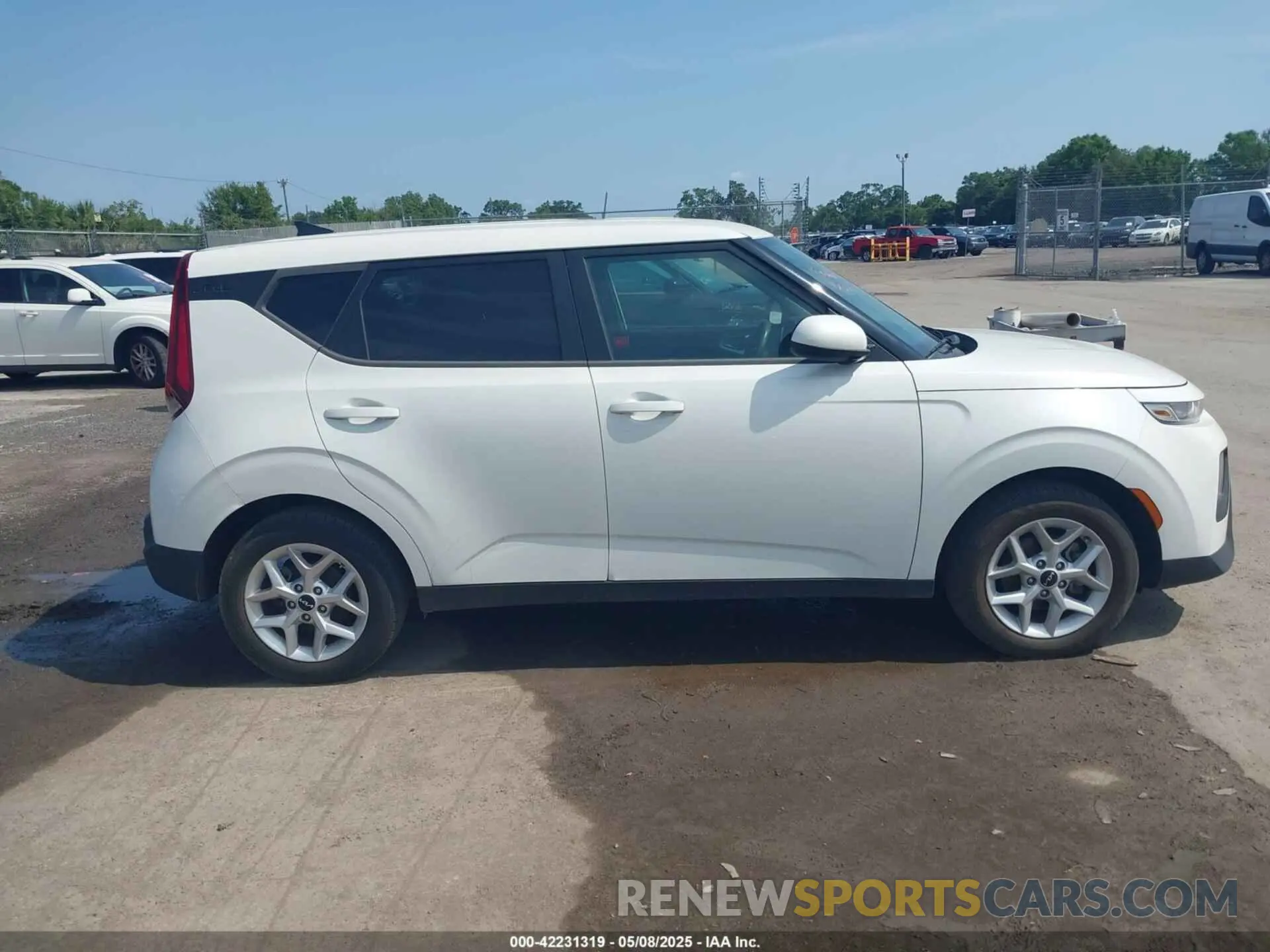 13 Photograph of a damaged car KNDJ23AU5N7155885 KIA SOUL 2022