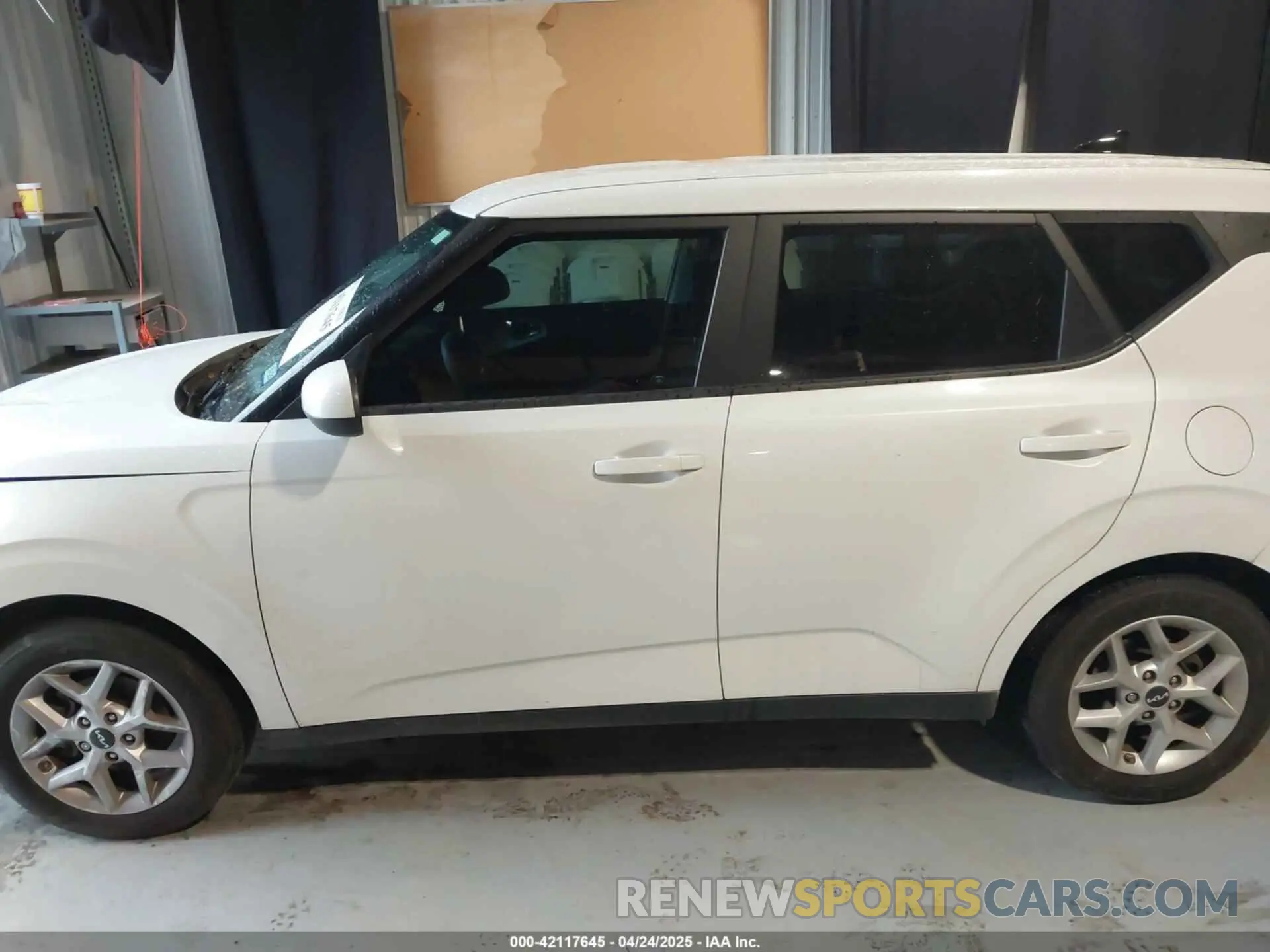 14 Photograph of a damaged car KNDJ23AU5N7168202 KIA SOUL 2022