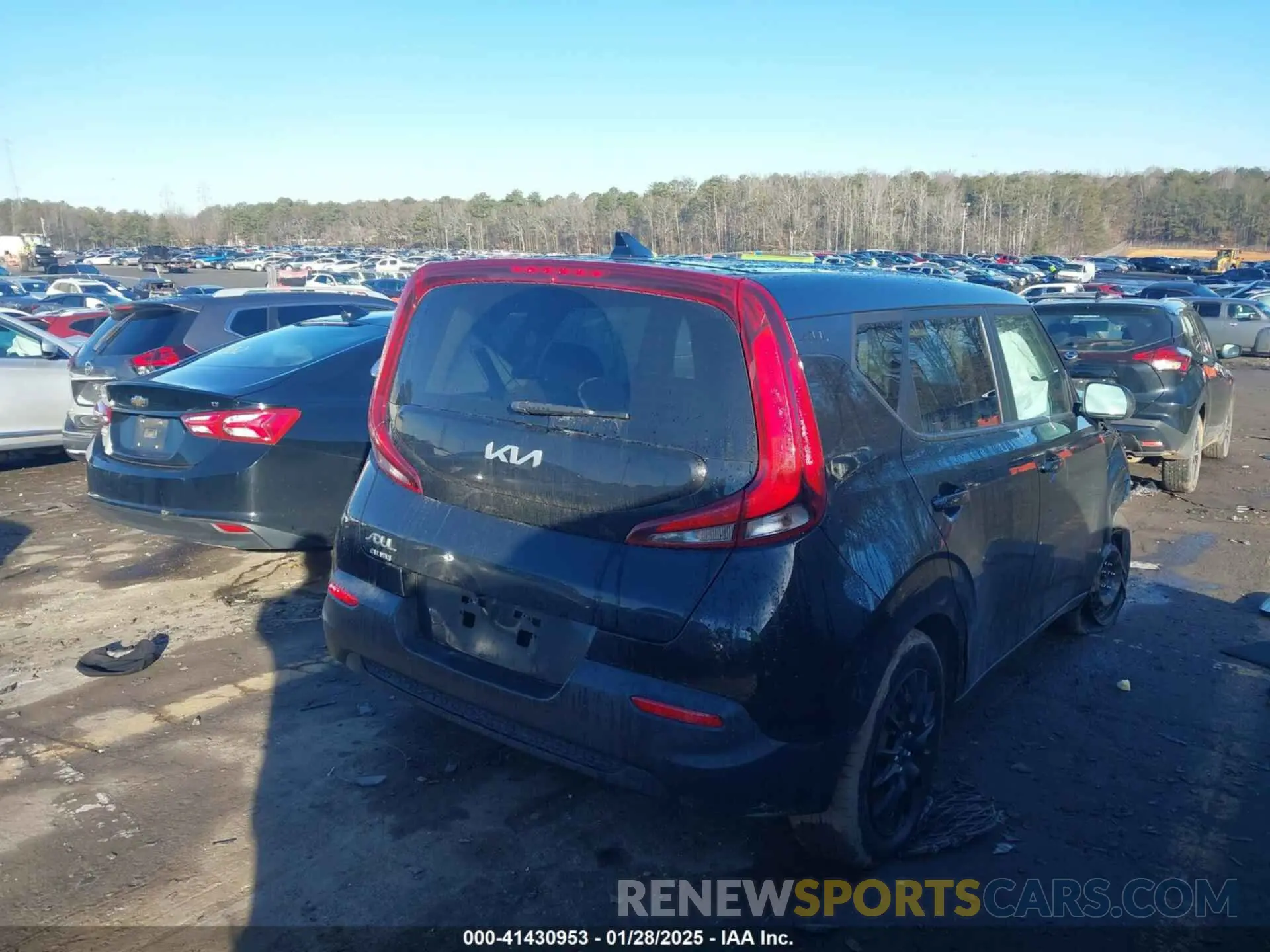 4 Photograph of a damaged car KNDJ23AU5N7182097 KIA SOUL 2022