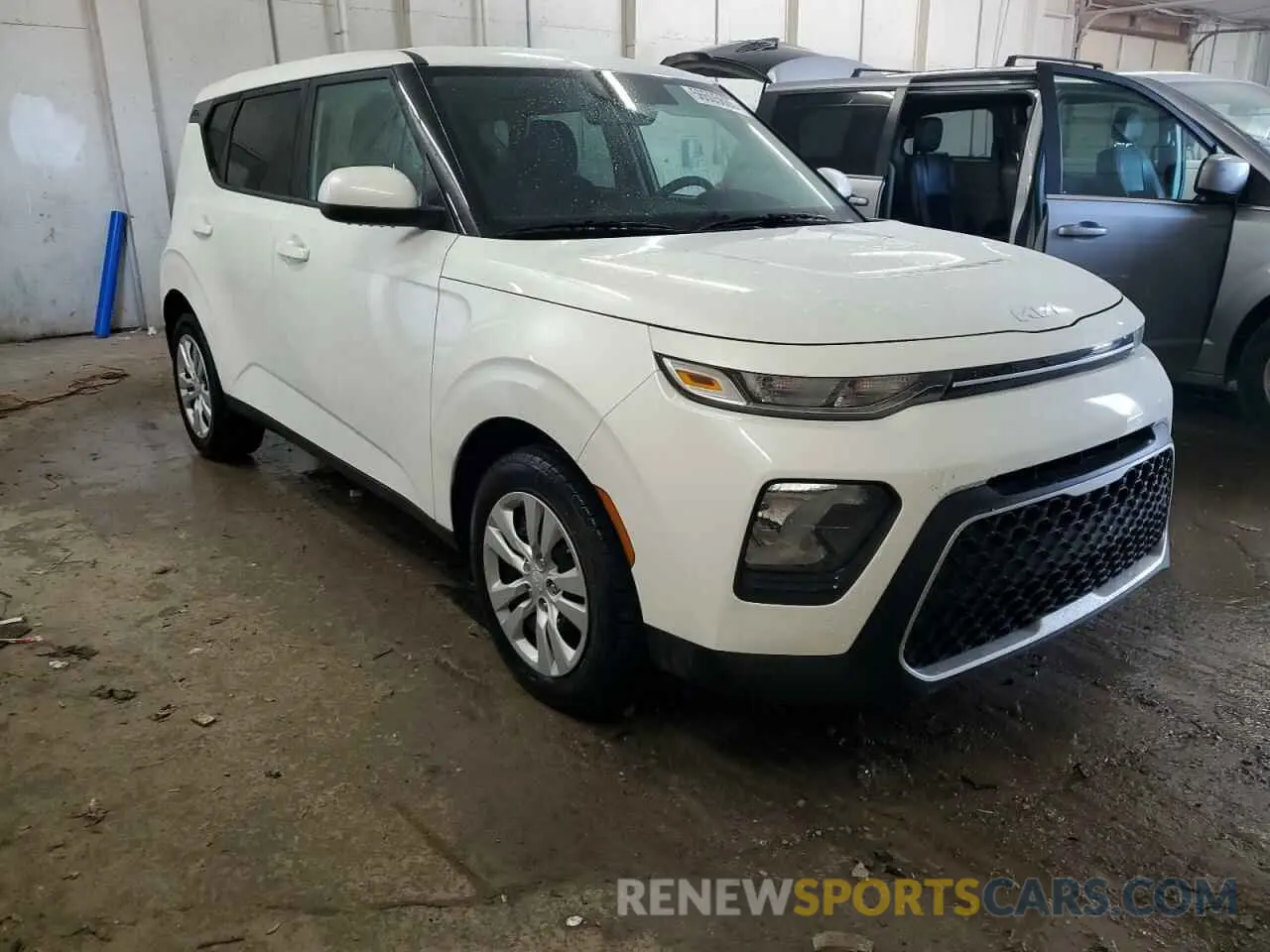 4 Photograph of a damaged car KNDJ23AU5N7182536 KIA SOUL 2022