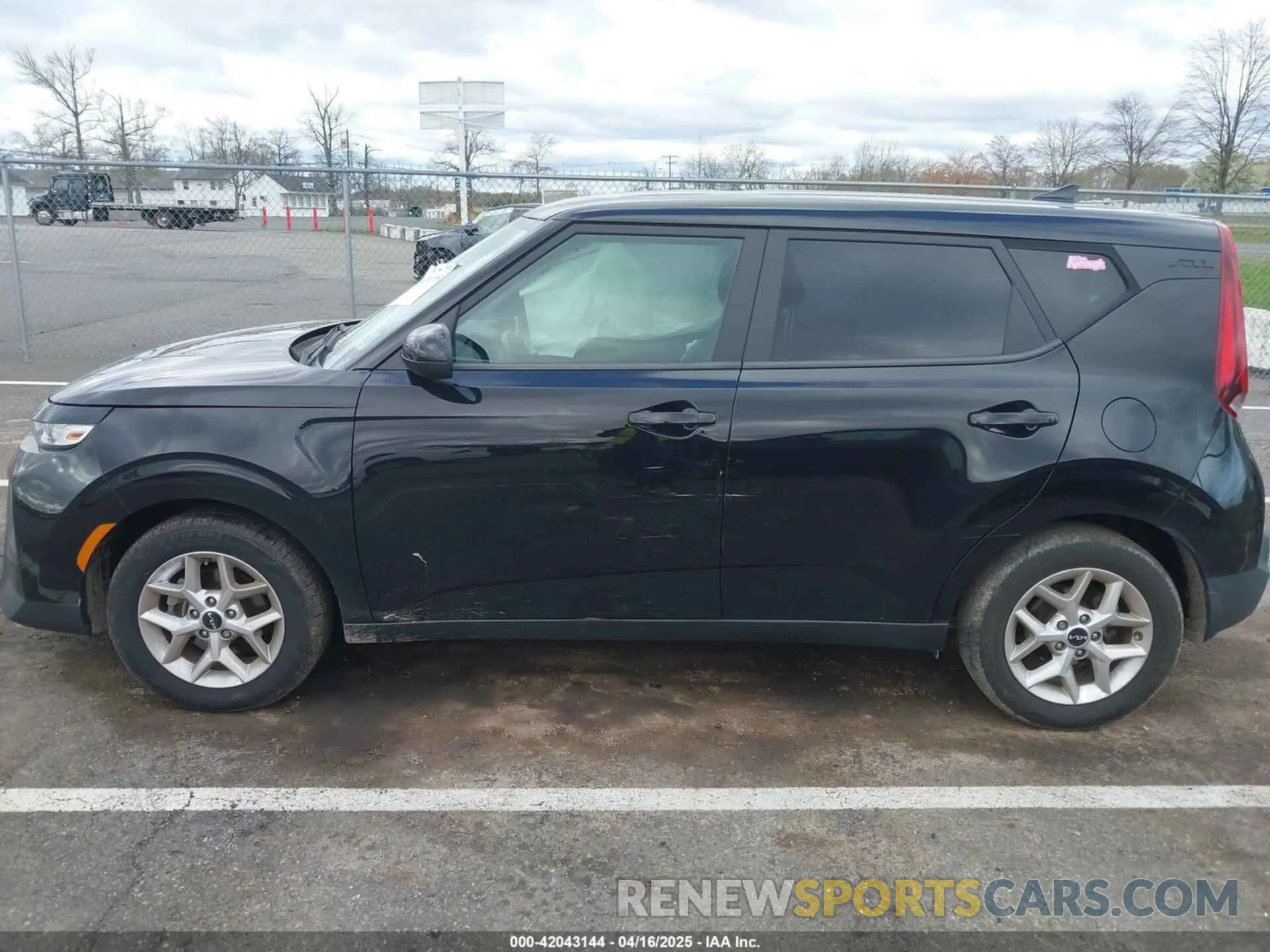 14 Photograph of a damaged car KNDJ23AU5N7183489 KIA SOUL 2022