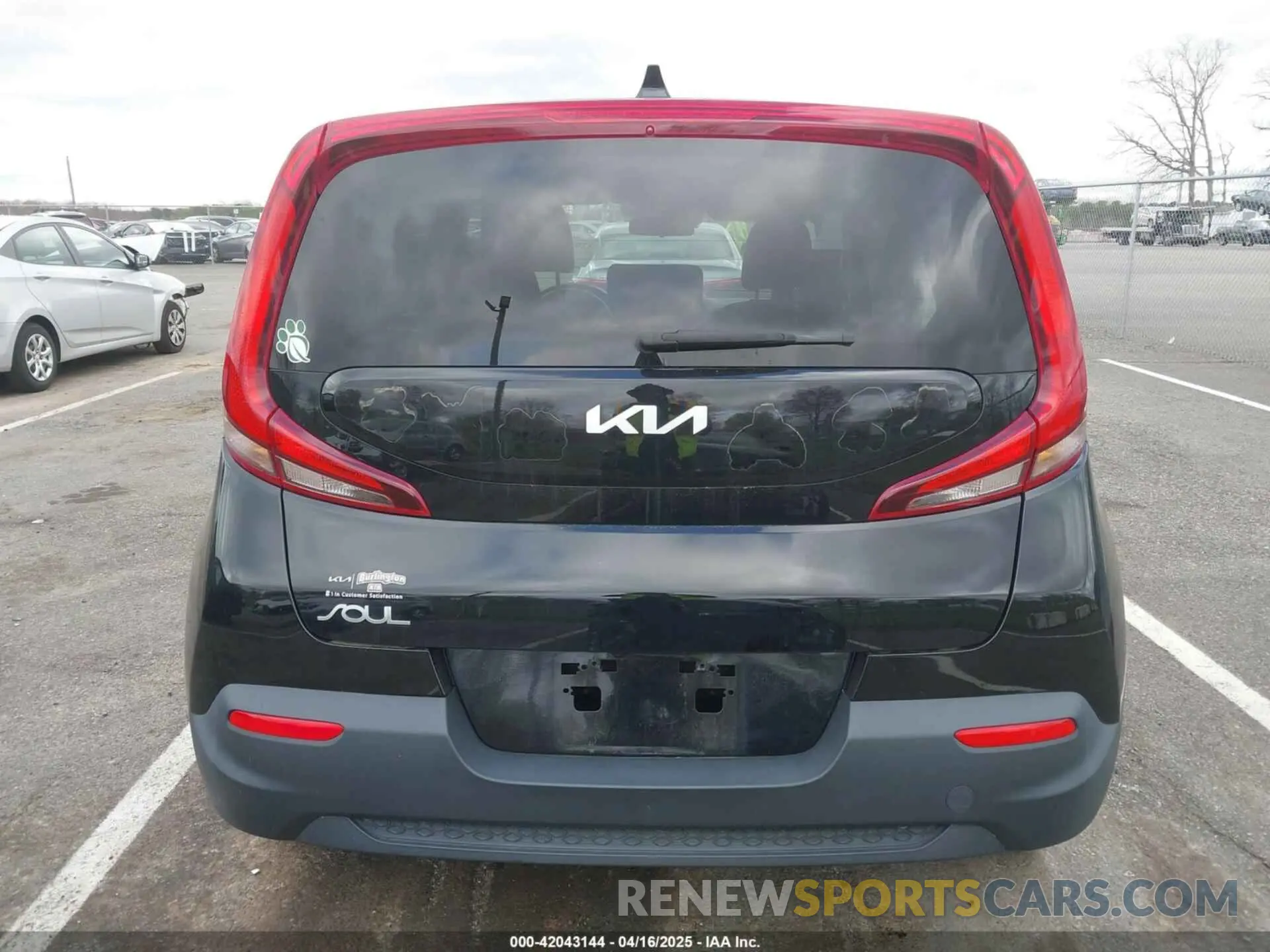 16 Photograph of a damaged car KNDJ23AU5N7183489 KIA SOUL 2022