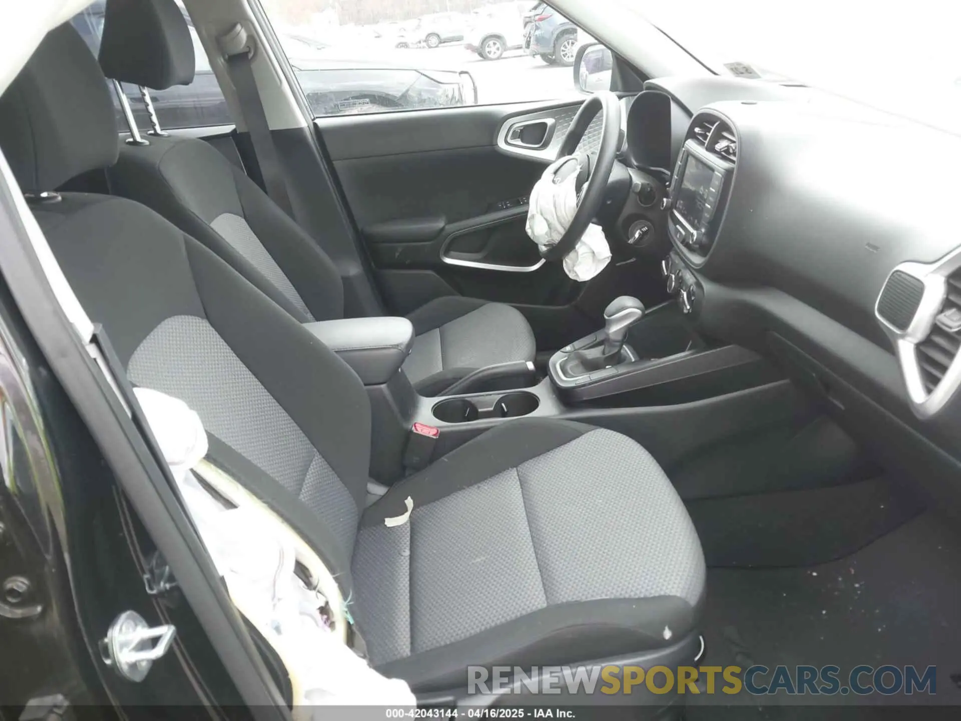 5 Photograph of a damaged car KNDJ23AU5N7183489 KIA SOUL 2022