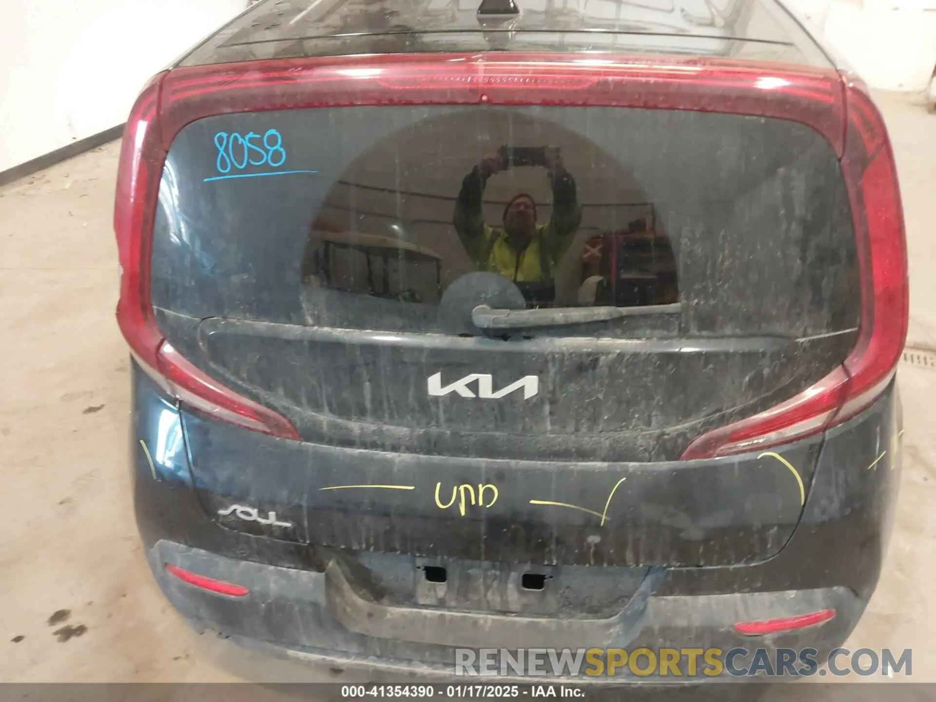 20 Photograph of a damaged car KNDJ23AU5N7804505 KIA SOUL 2022