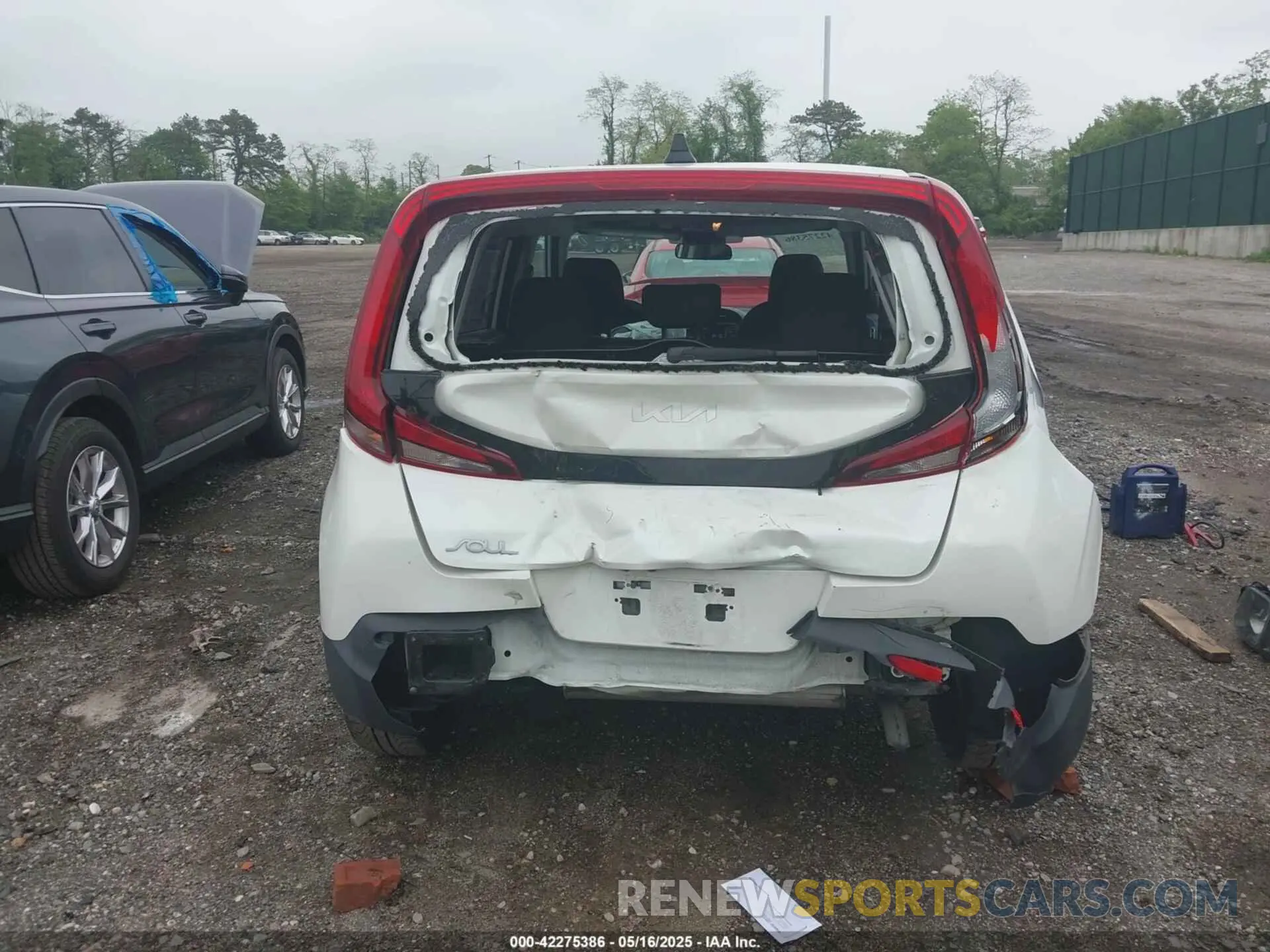 16 Photograph of a damaged car KNDJ23AU5N7812393 KIA SOUL 2022