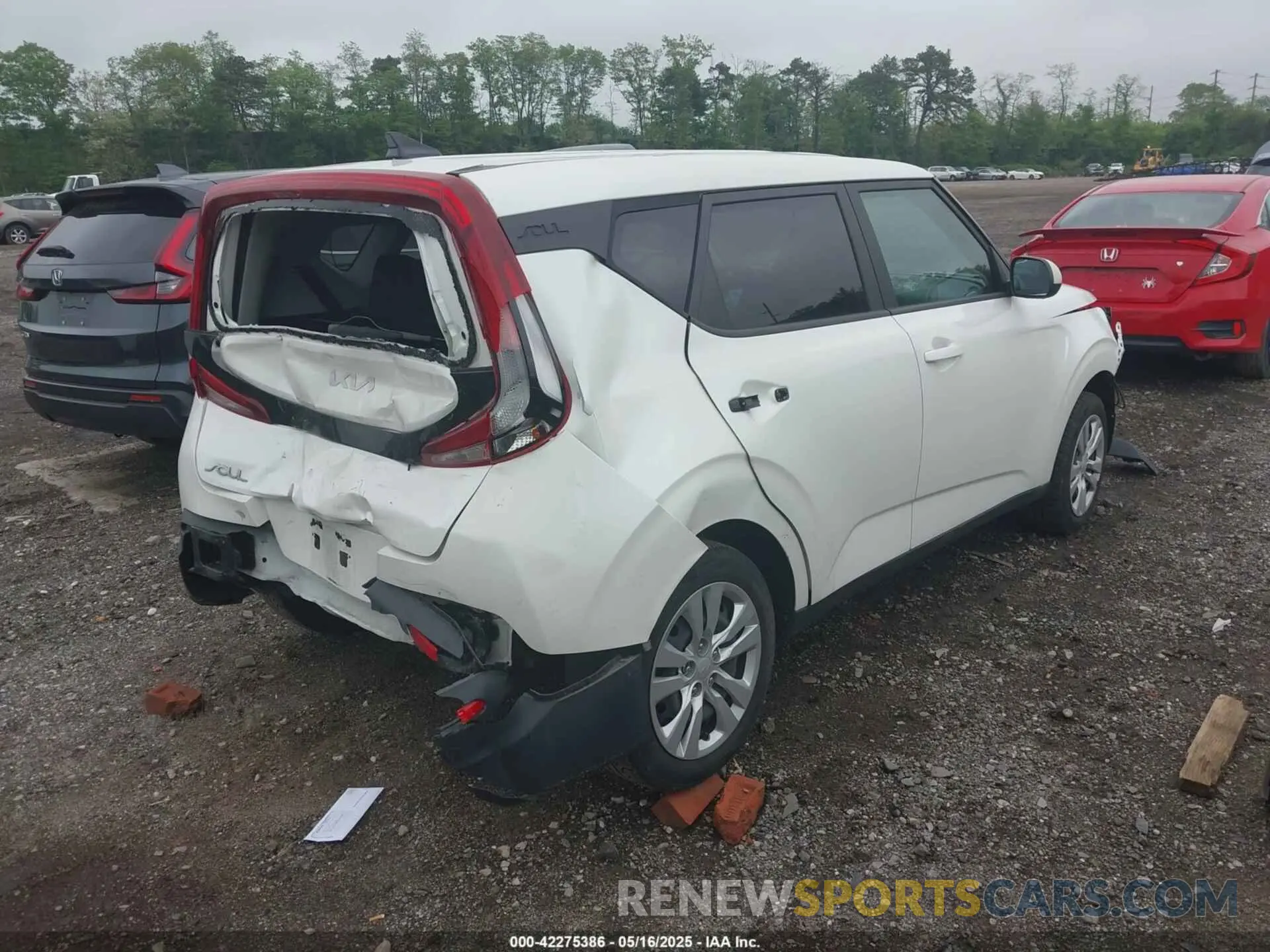 4 Photograph of a damaged car KNDJ23AU5N7812393 KIA SOUL 2022