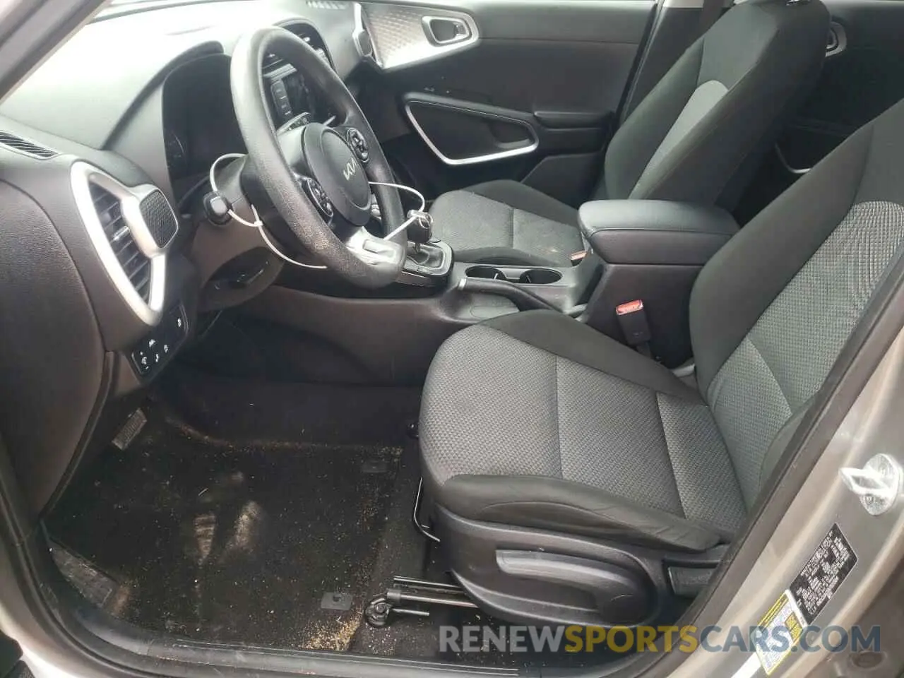 7 Photograph of a damaged car KNDJ23AU5N7815584 KIA SOUL 2022