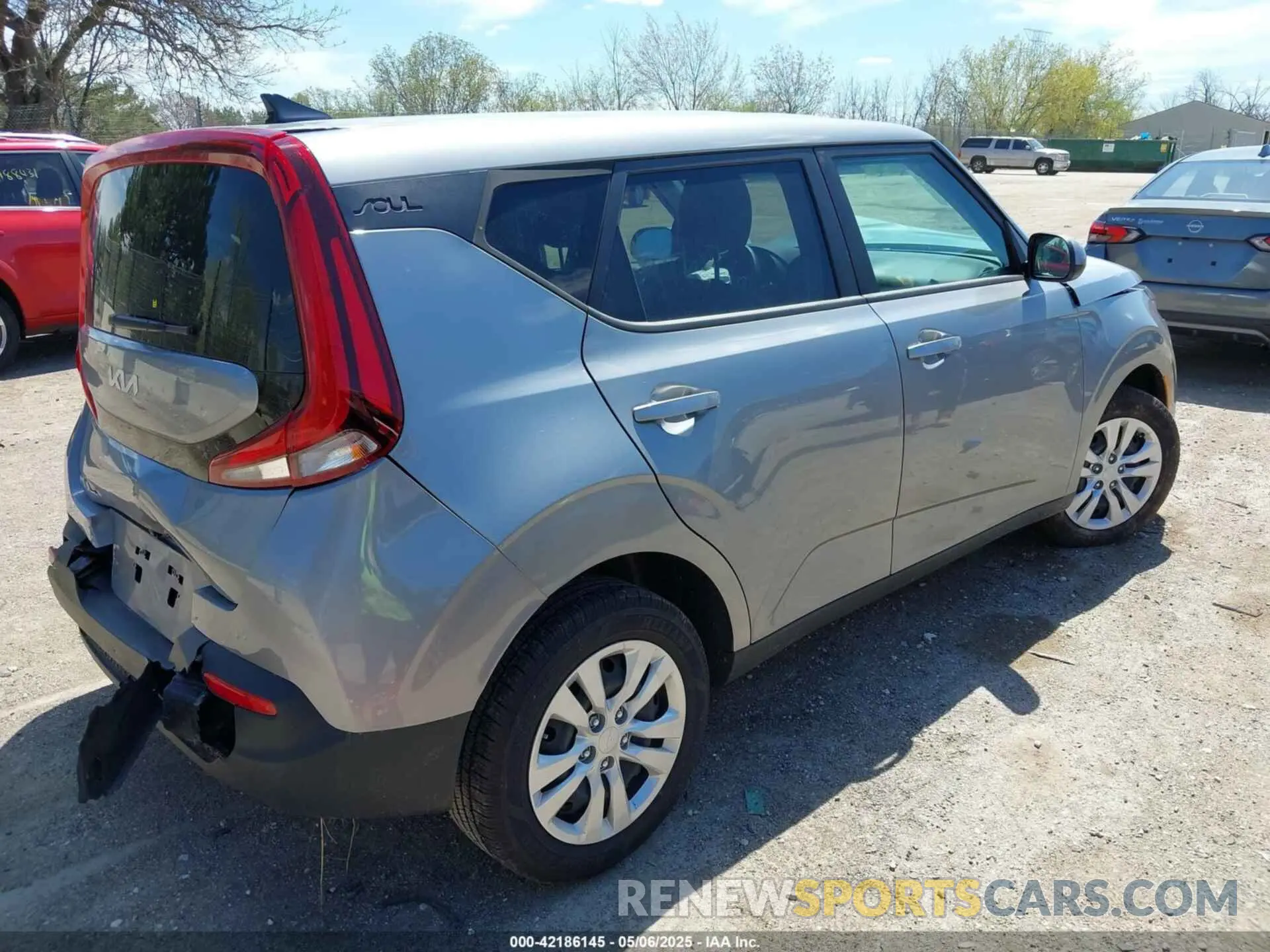 4 Photograph of a damaged car KNDJ23AU6N7824035 KIA SOUL 2022