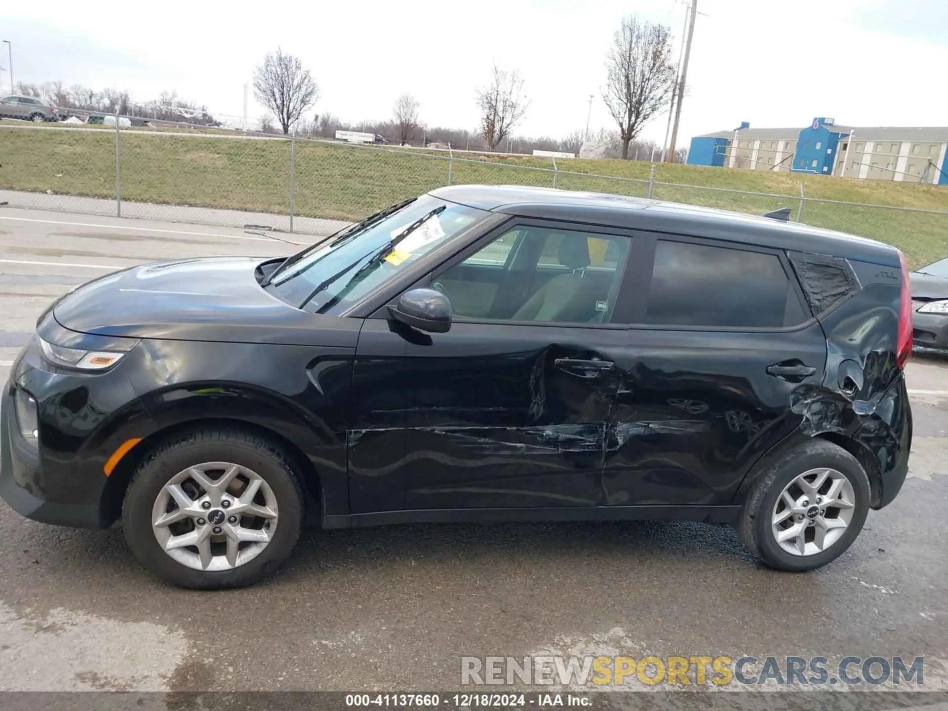 14 Photograph of a damaged car KNDJ23AU7N7163132 KIA SOUL 2022