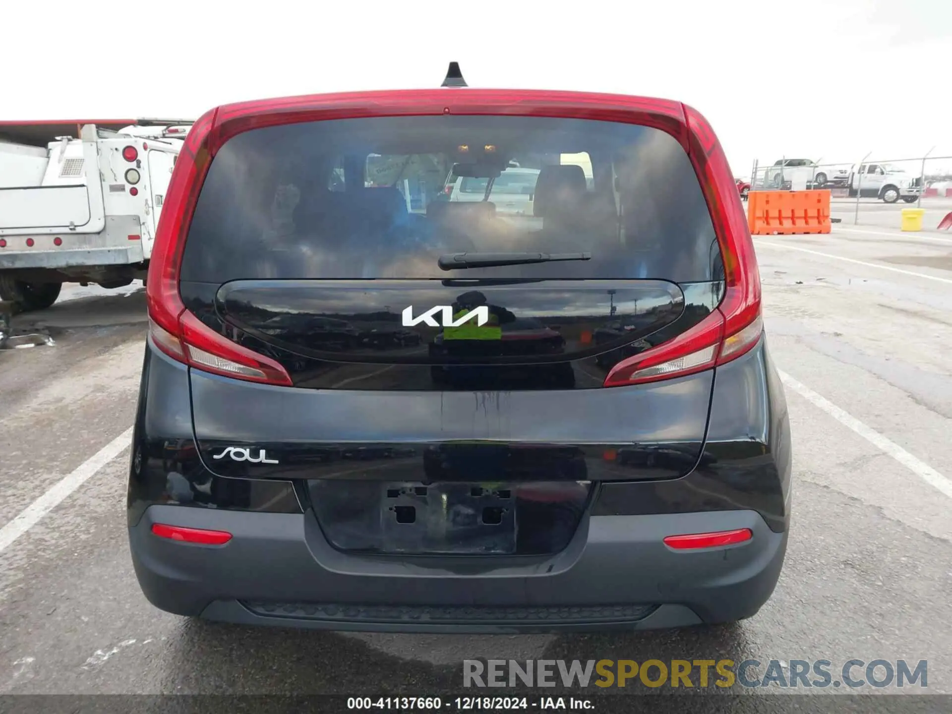 16 Photograph of a damaged car KNDJ23AU7N7163132 KIA SOUL 2022