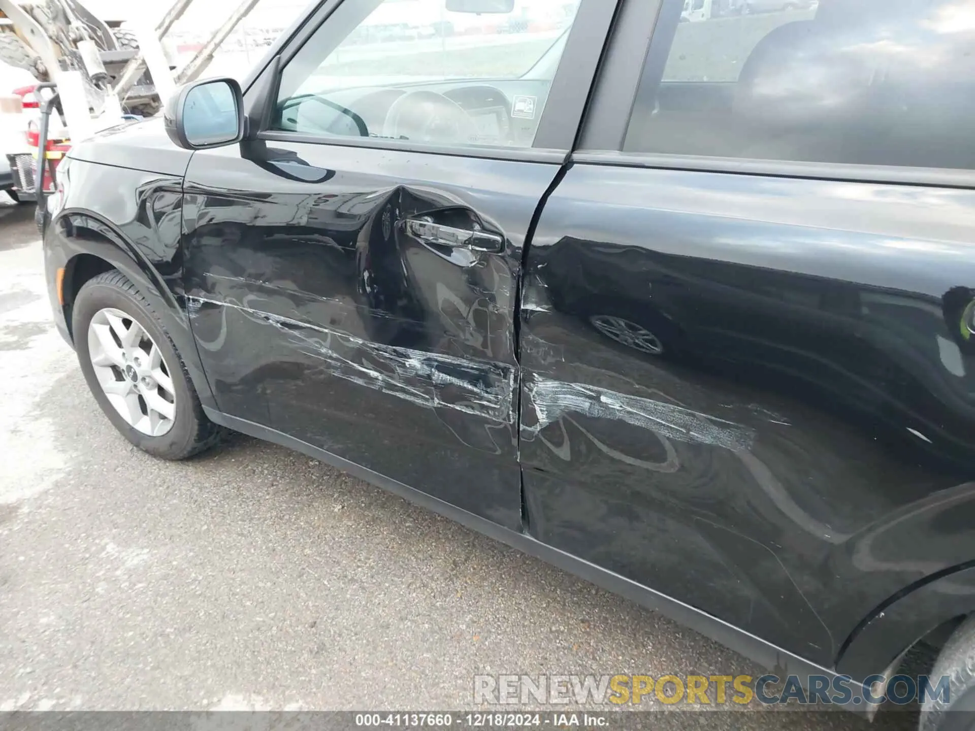 17 Photograph of a damaged car KNDJ23AU7N7163132 KIA SOUL 2022