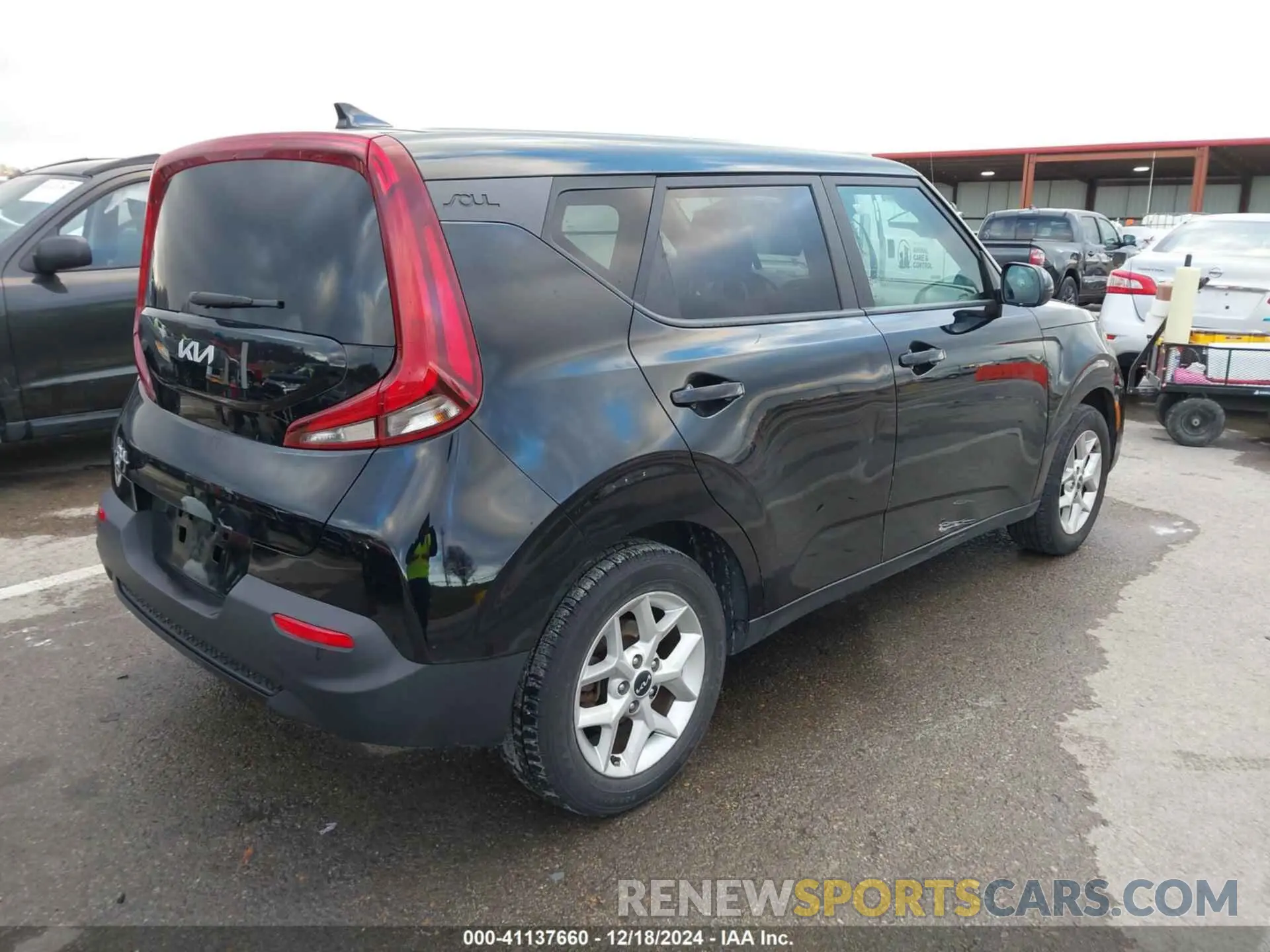 4 Photograph of a damaged car KNDJ23AU7N7163132 KIA SOUL 2022