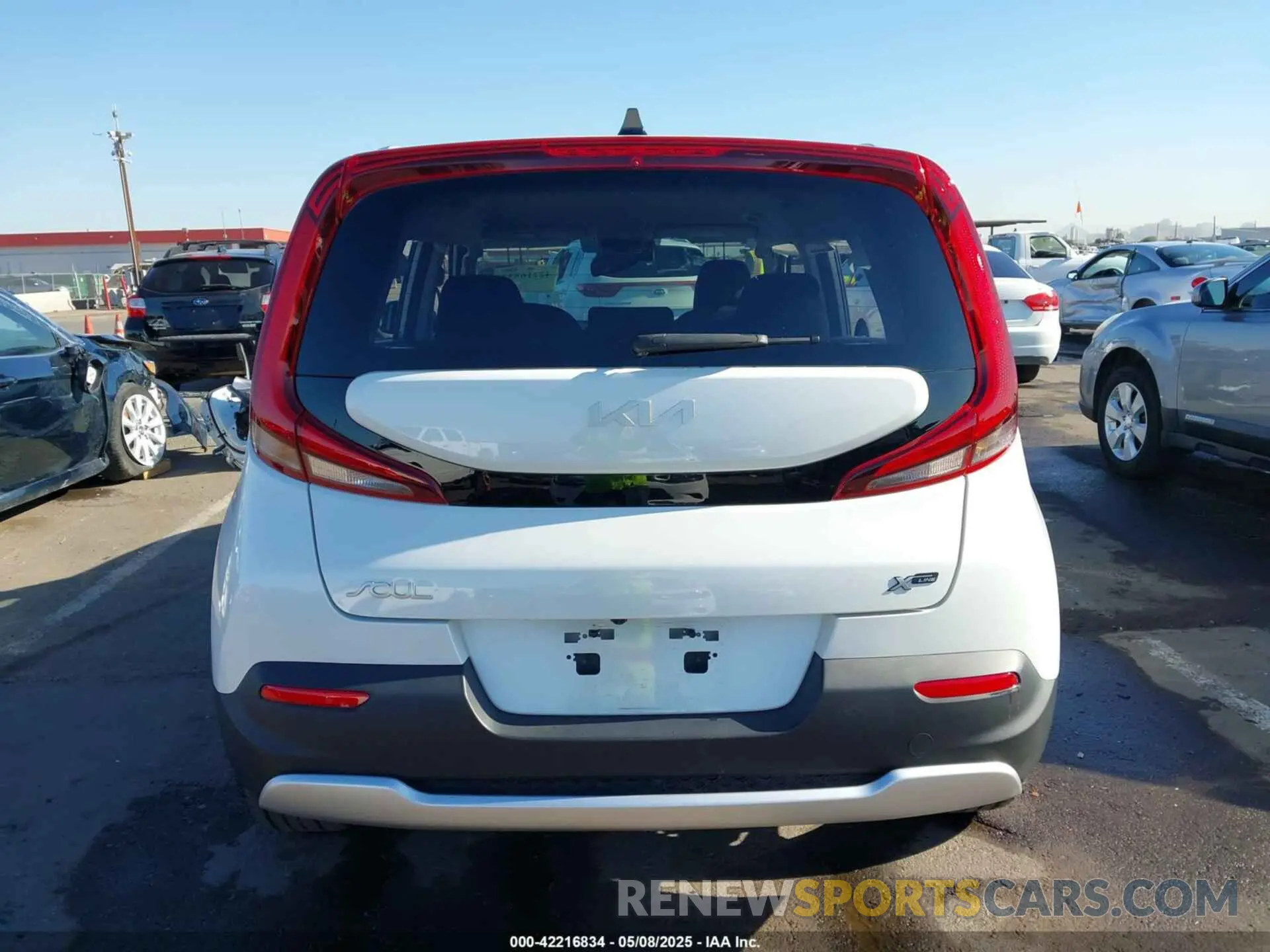 16 Photograph of a damaged car KNDJ23AU7N7163695 KIA SOUL 2022