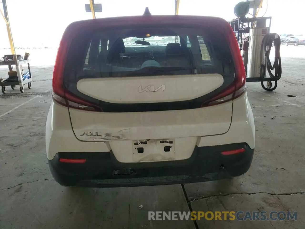 6 Photograph of a damaged car KNDJ23AU7N7805669 KIA SOUL 2022