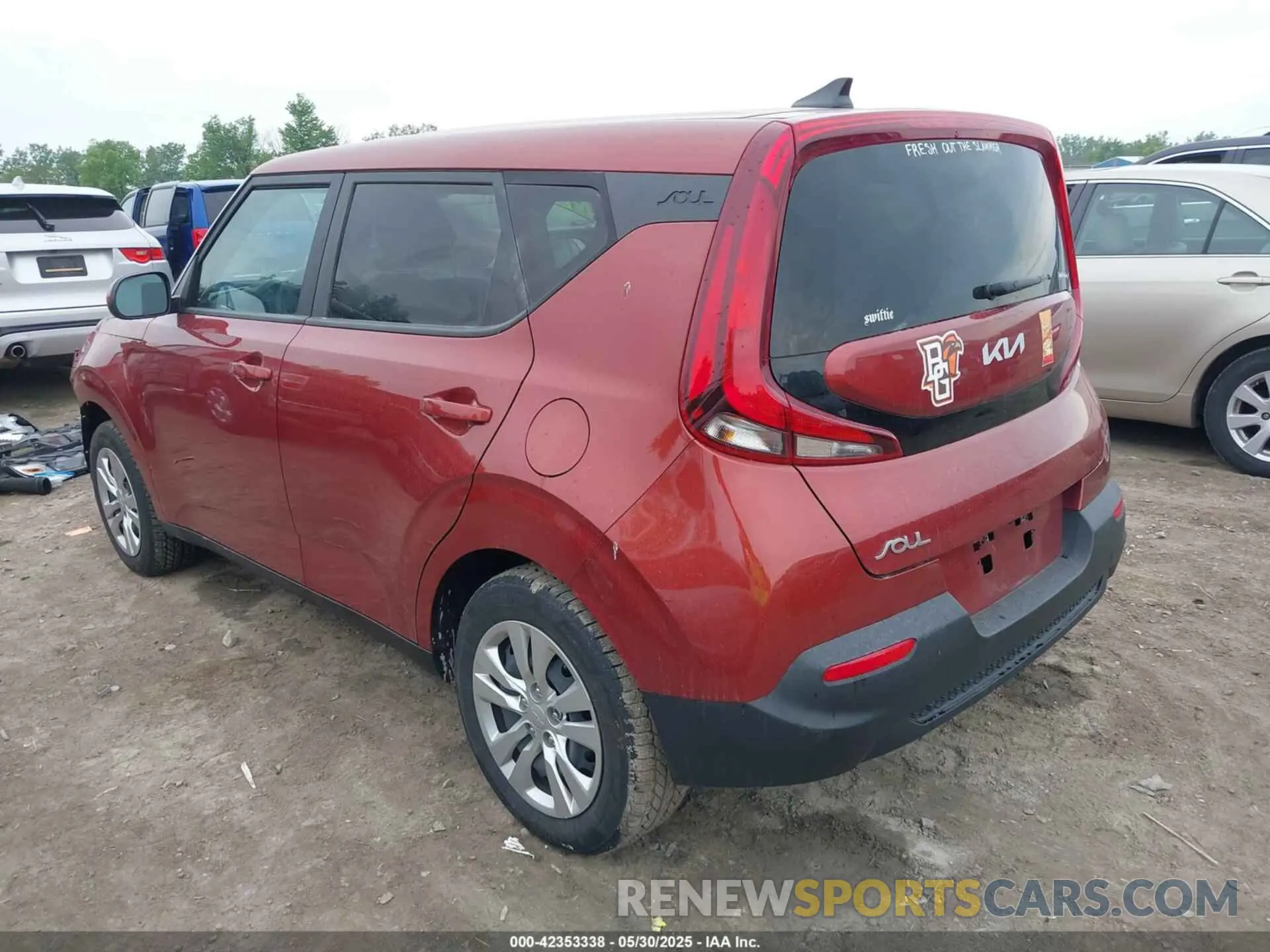 3 Photograph of a damaged car KNDJ23AU7N7811813 KIA SOUL 2022