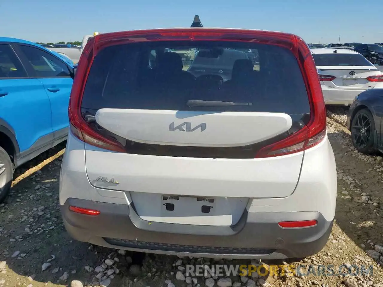 6 Photograph of a damaged car KNDJ23AU8N7156626 KIA SOUL 2022