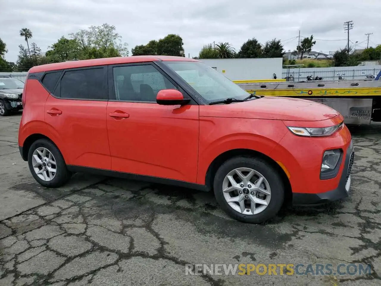 4 Photograph of a damaged car KNDJ23AU8N7158876 KIA SOUL 2022