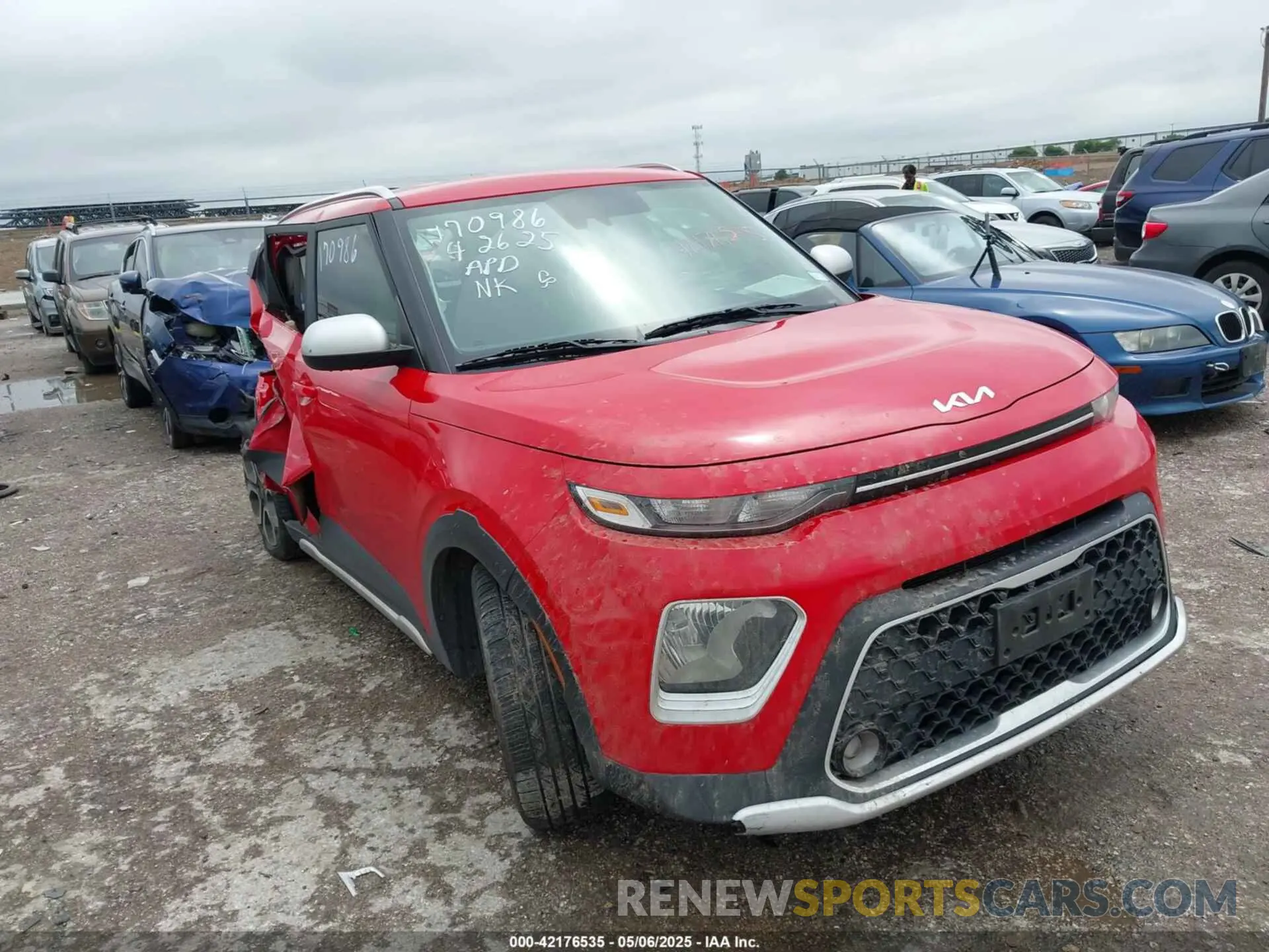 1 Photograph of a damaged car KNDJ23AU8N7166024 KIA SOUL 2022
