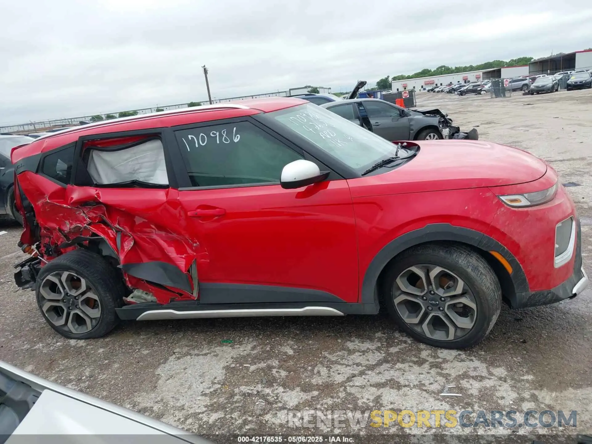 12 Photograph of a damaged car KNDJ23AU8N7166024 KIA SOUL 2022