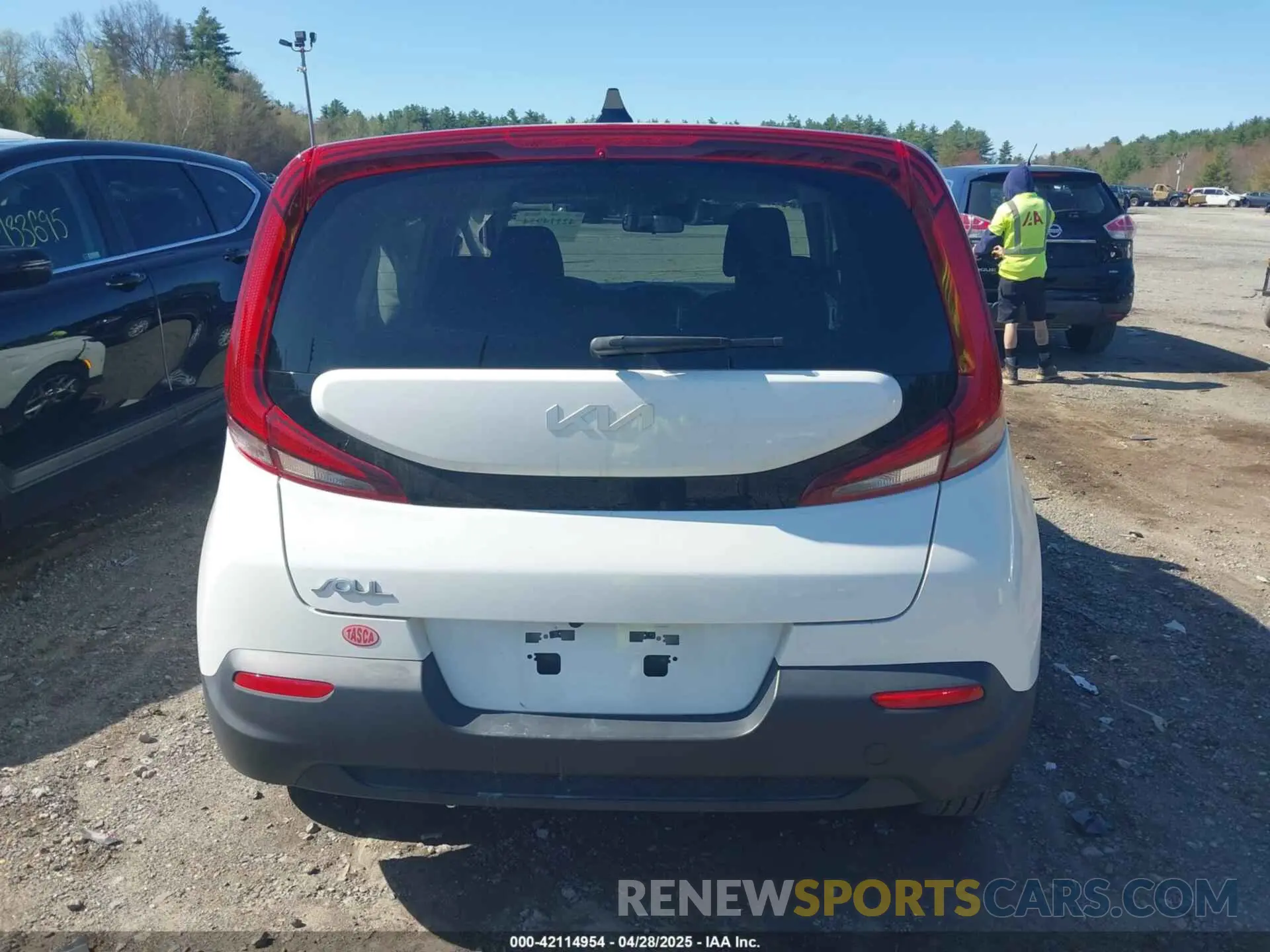 16 Photograph of a damaged car KNDJ23AU8N7179081 KIA SOUL 2022