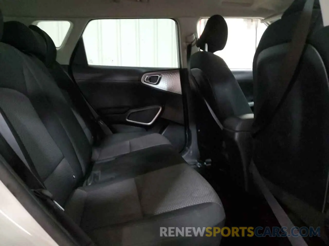 11 Photograph of a damaged car KNDJ23AU8N7829429 KIA SOUL 2022