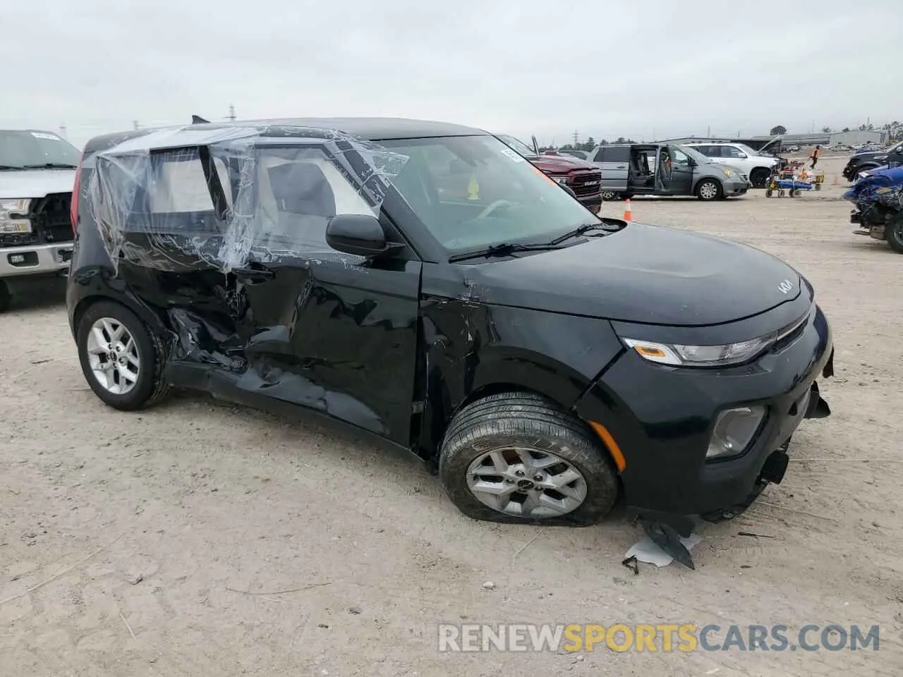 4 Photograph of a damaged car KNDJ23AU9N7162225 KIA SOUL 2022