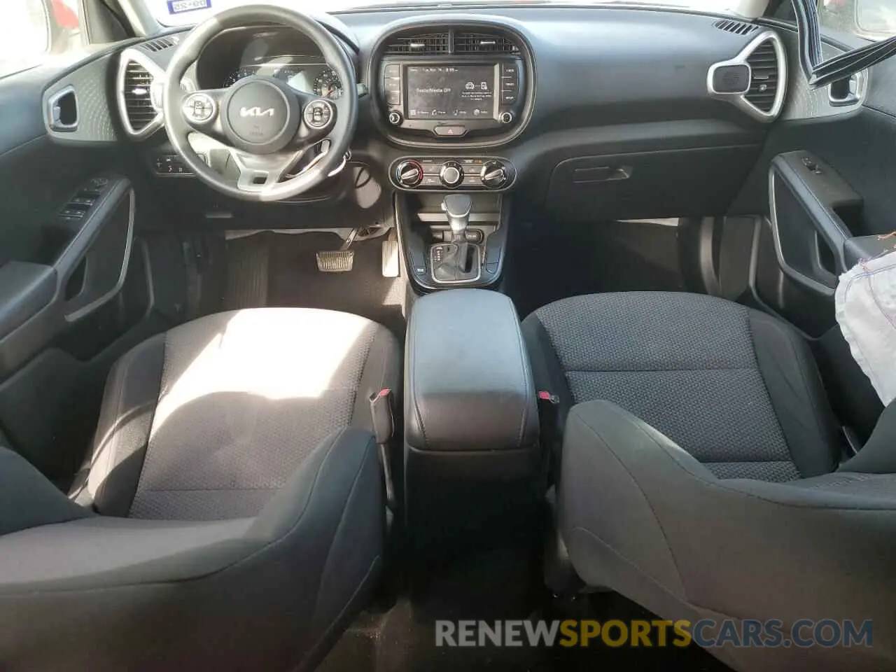 8 Photograph of a damaged car KNDJ23AU9N7171829 KIA SOUL 2022